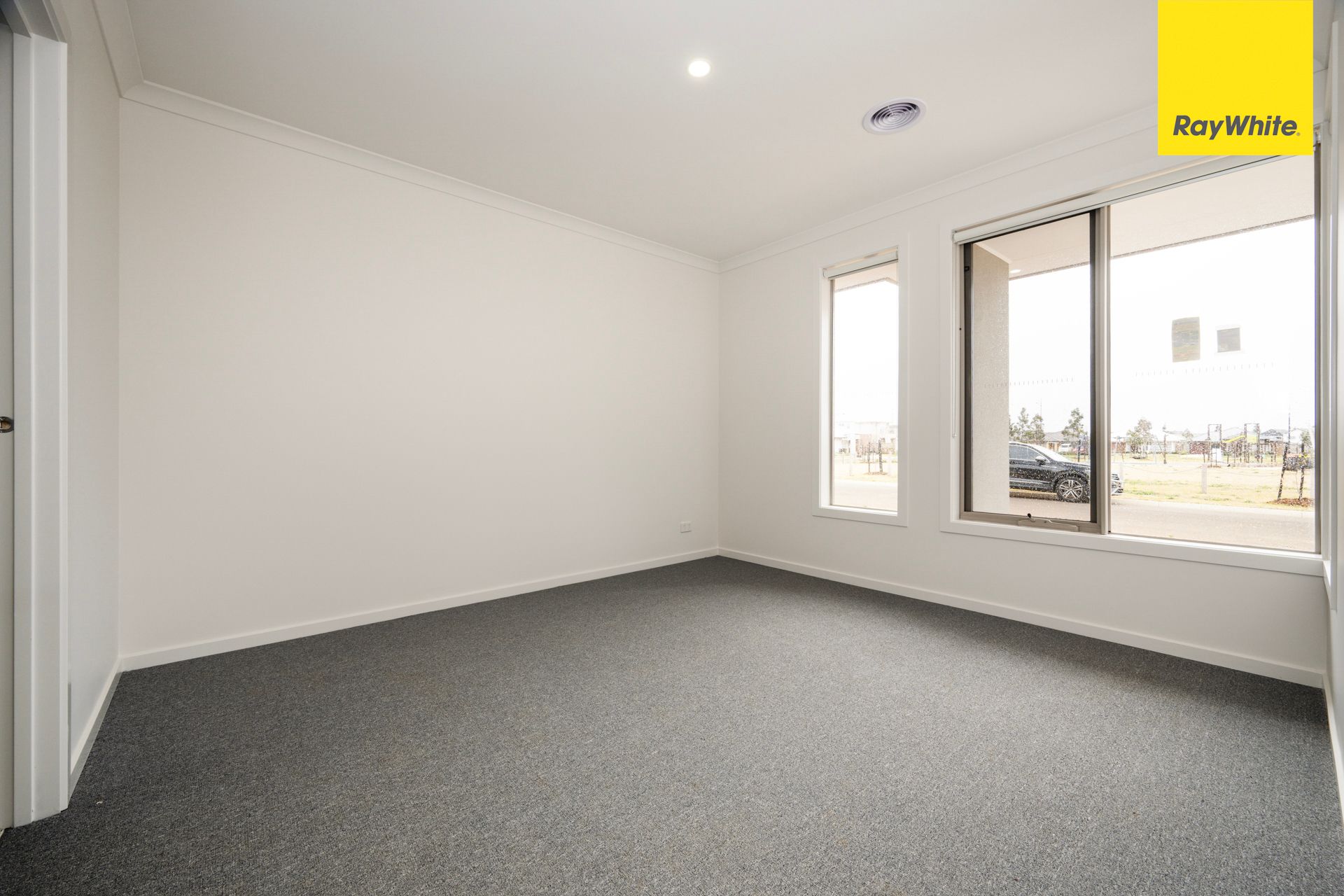 6 Allez Road, THORNHILL PARK, VIC 3335