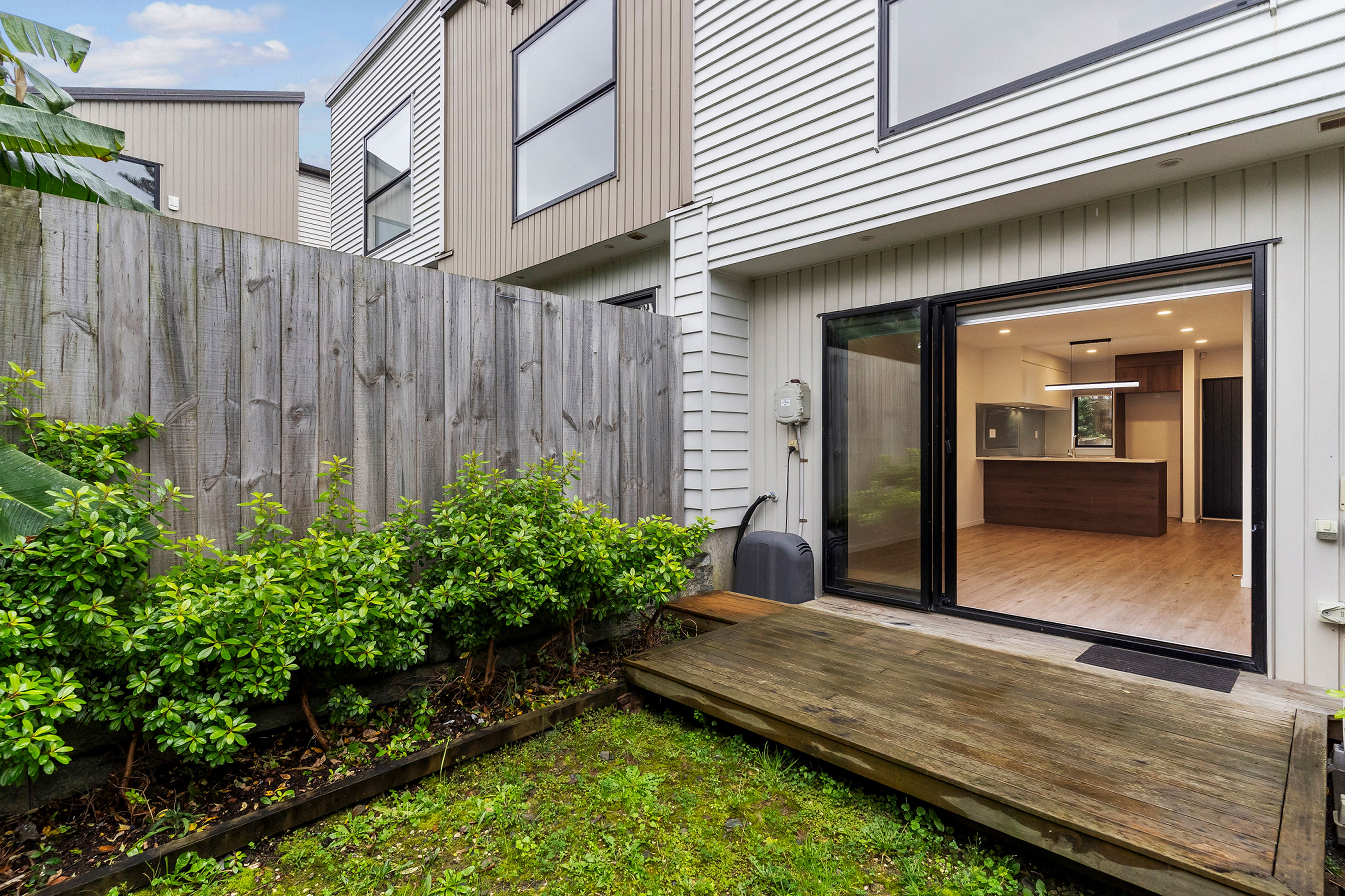 8/237 Swanson Road, Henderson, Waitakere City