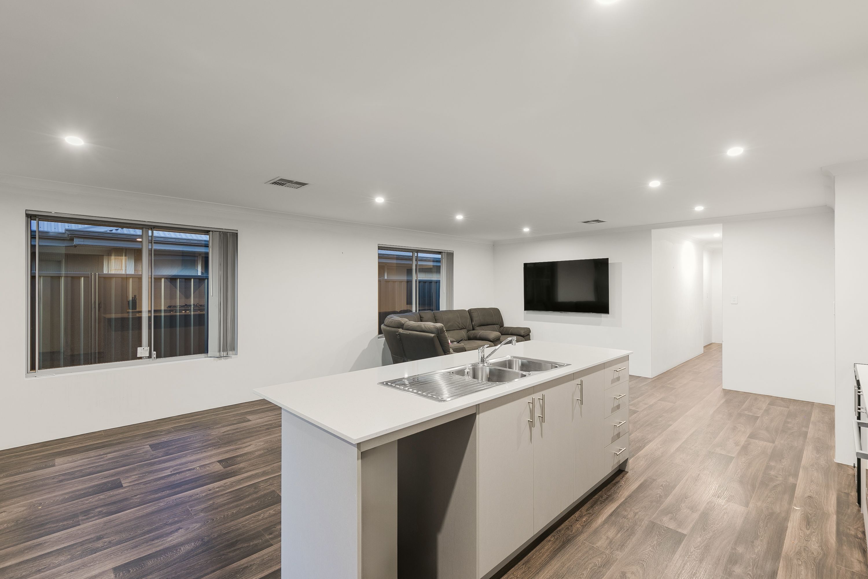 25 Andalusian Avenue — photo 6 of 16