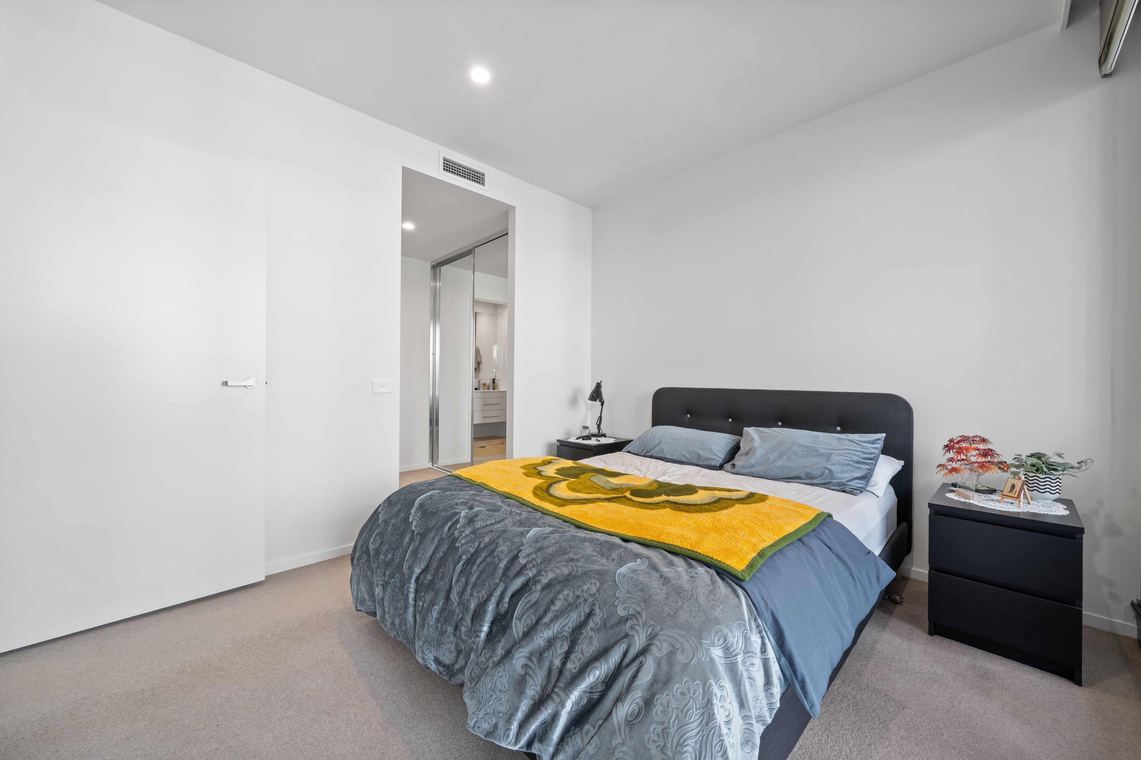 409/104 Northbourne Avenue — photo 11 of 19