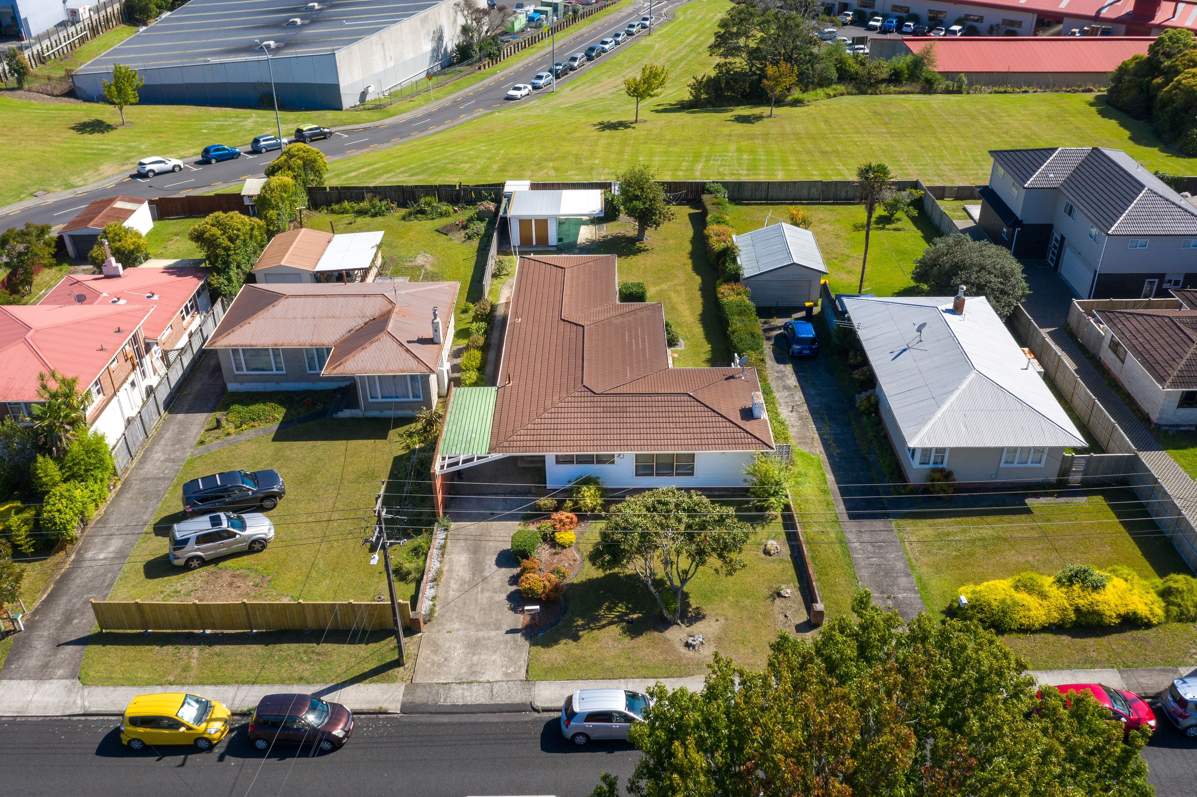 32 Woodford Avenue, Henderson, Waitakere City