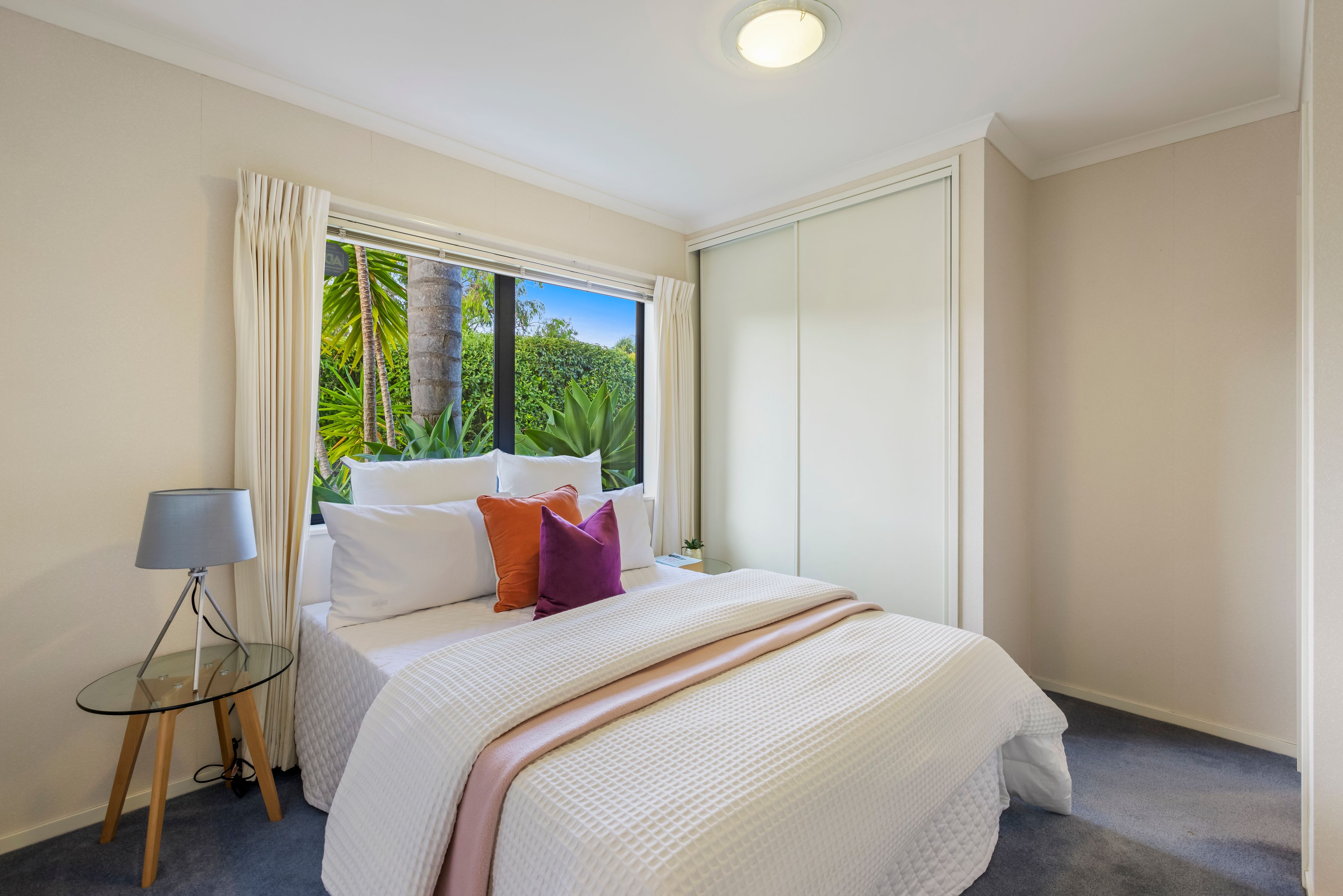 2/12 Church Street, Northcote Point, North Shore City