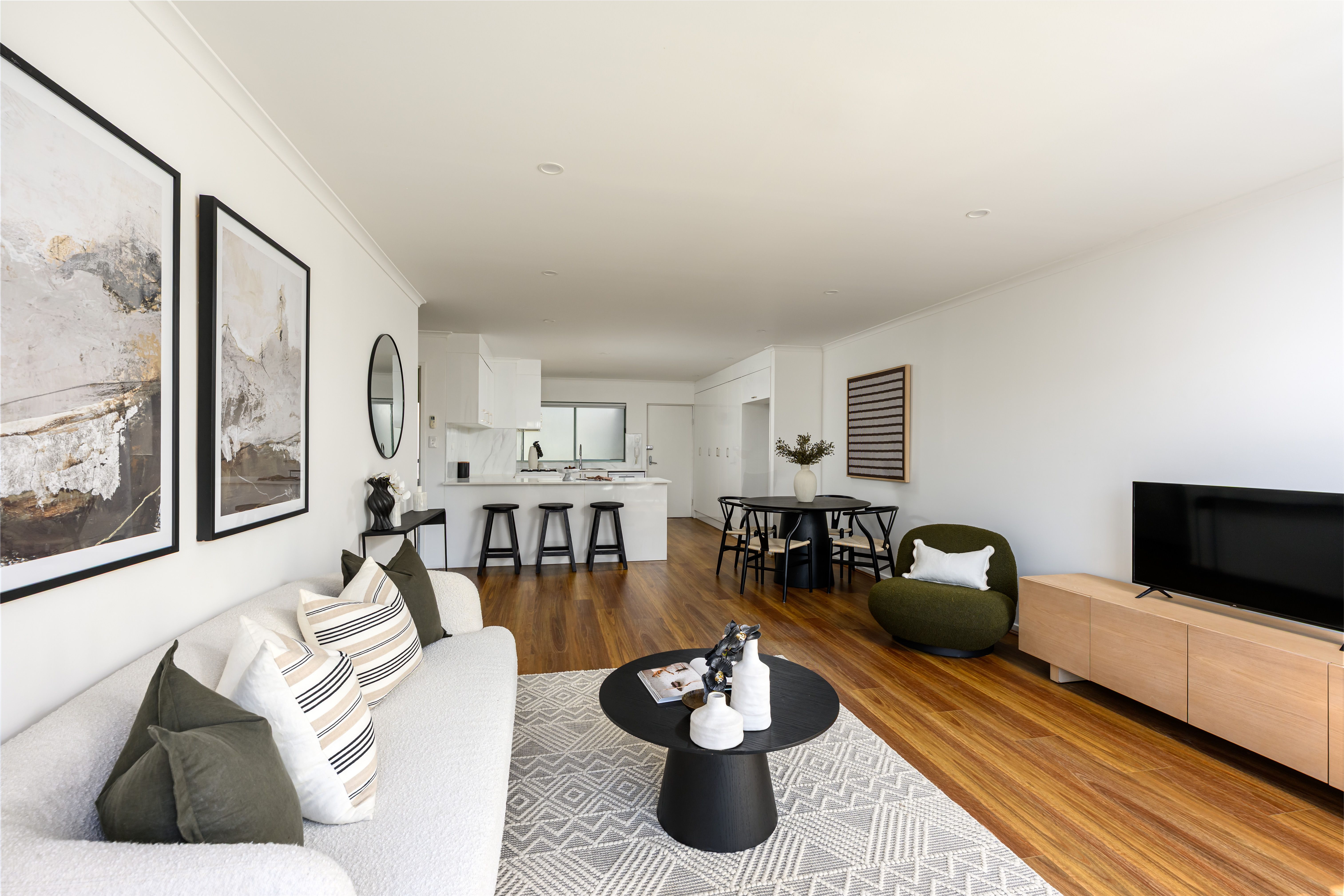 16/155 Missenden Road — photo 3 of 10