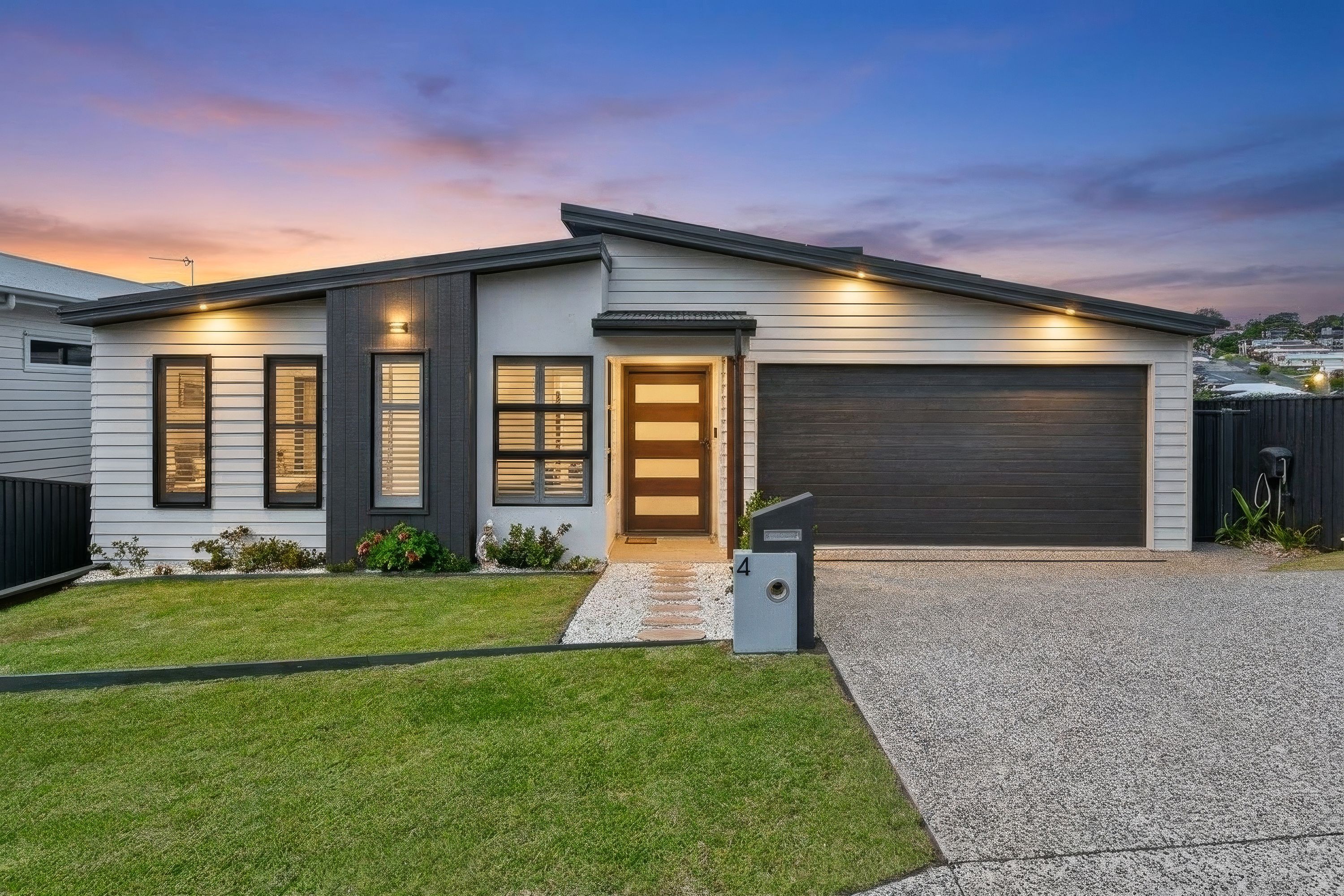 4 Townsend Crescent — photo from Ray White Palm Beach QLD