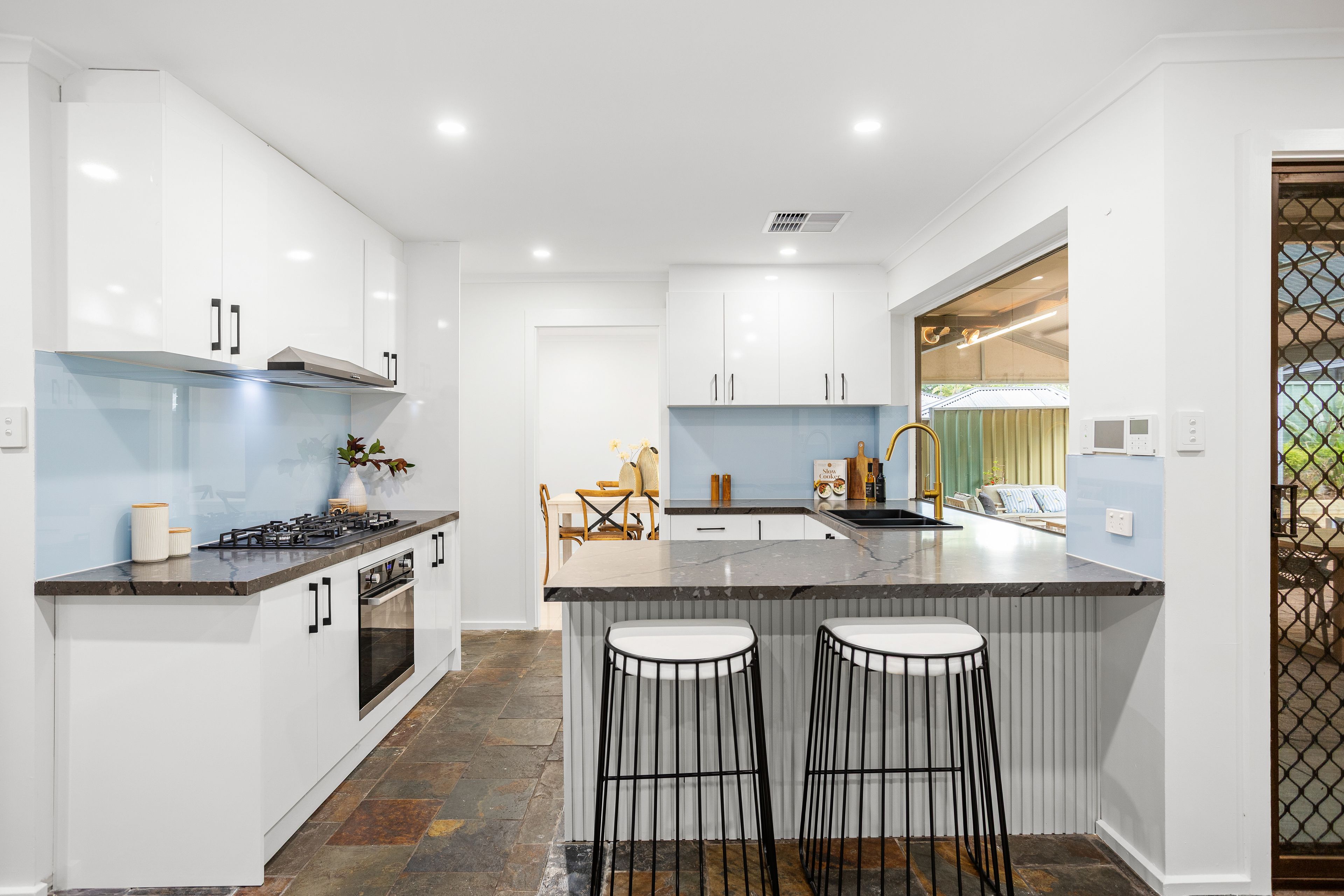 40 Kingfisher Drive — photo 9 of 27