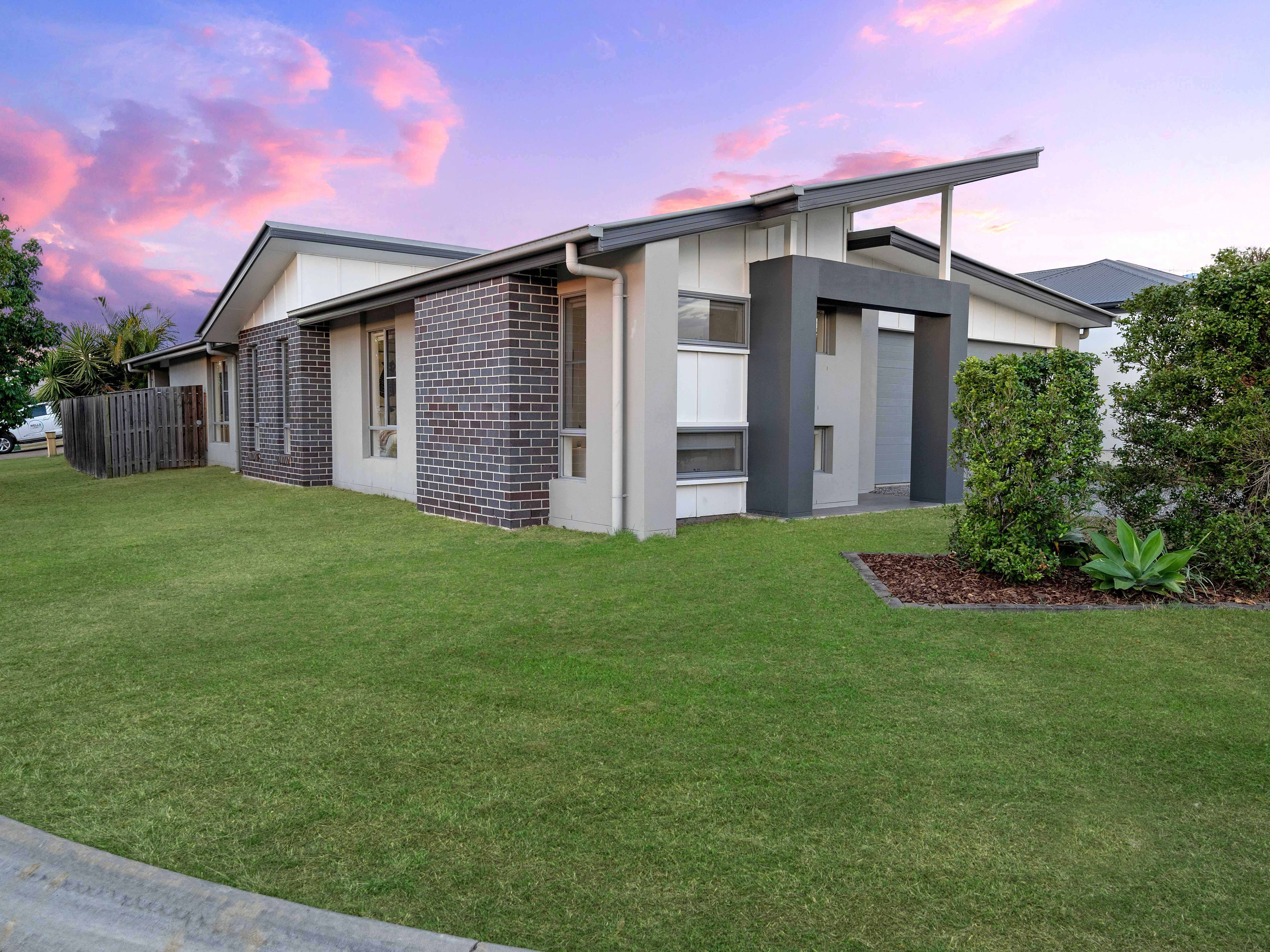 10 Bellthorpe Street, South Ripley, QLD 4306