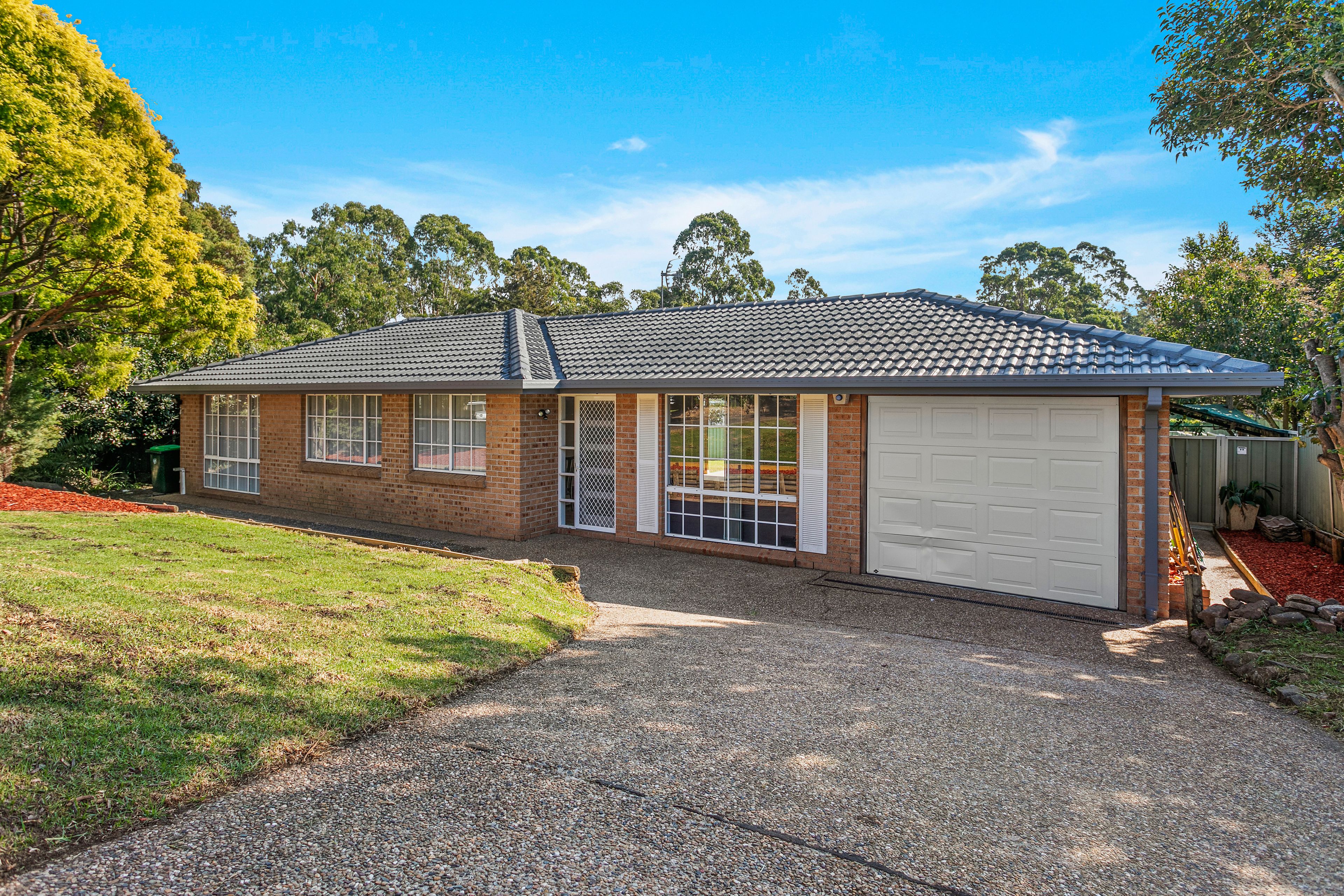 8 Normanby Place, Albion Park NSW 2527