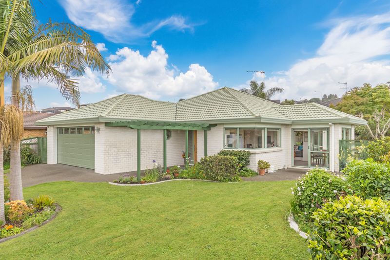 Low Maintenance Living On Lakeside - Orewa