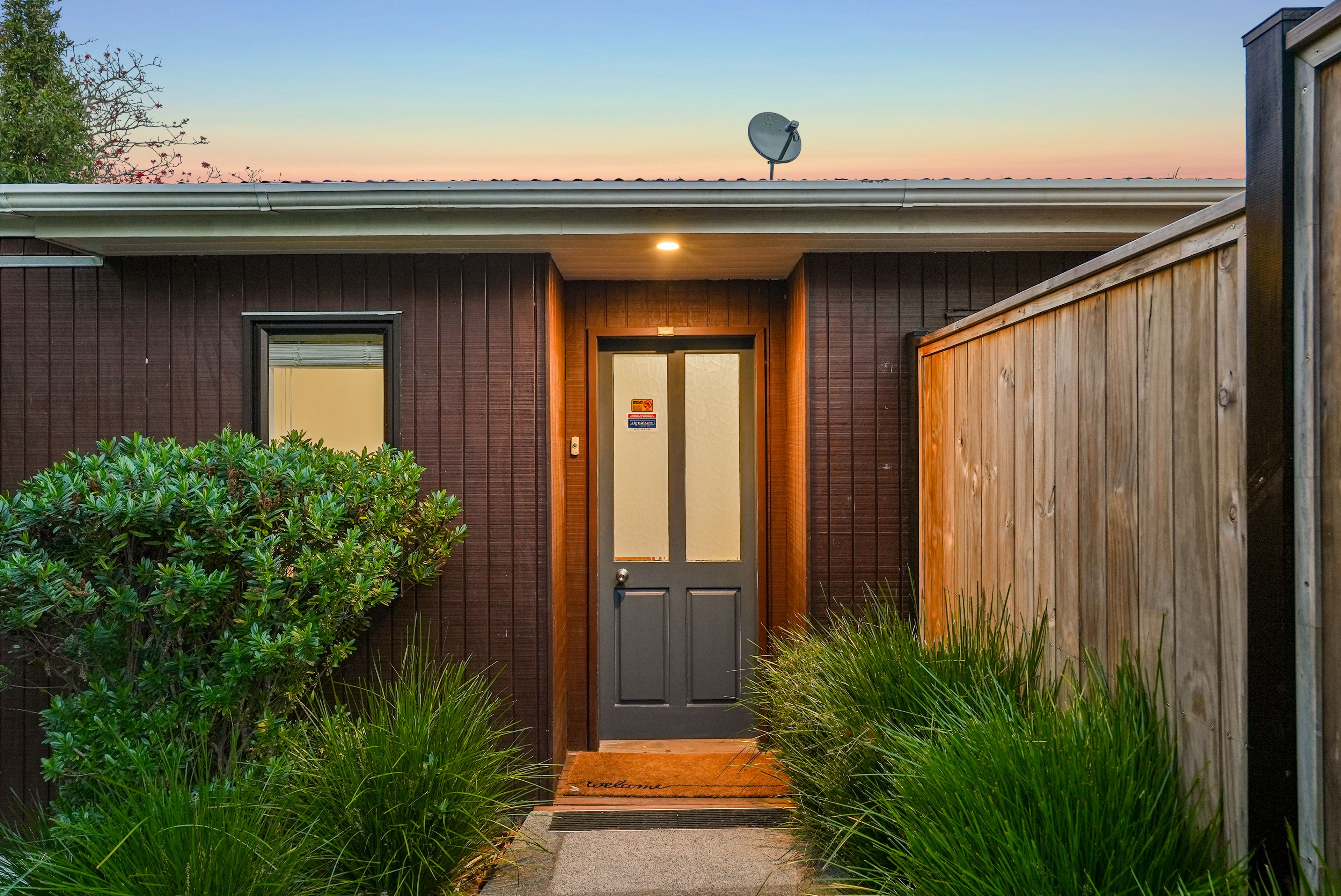 504 Beach Road, Murrays Bay, North Shore City