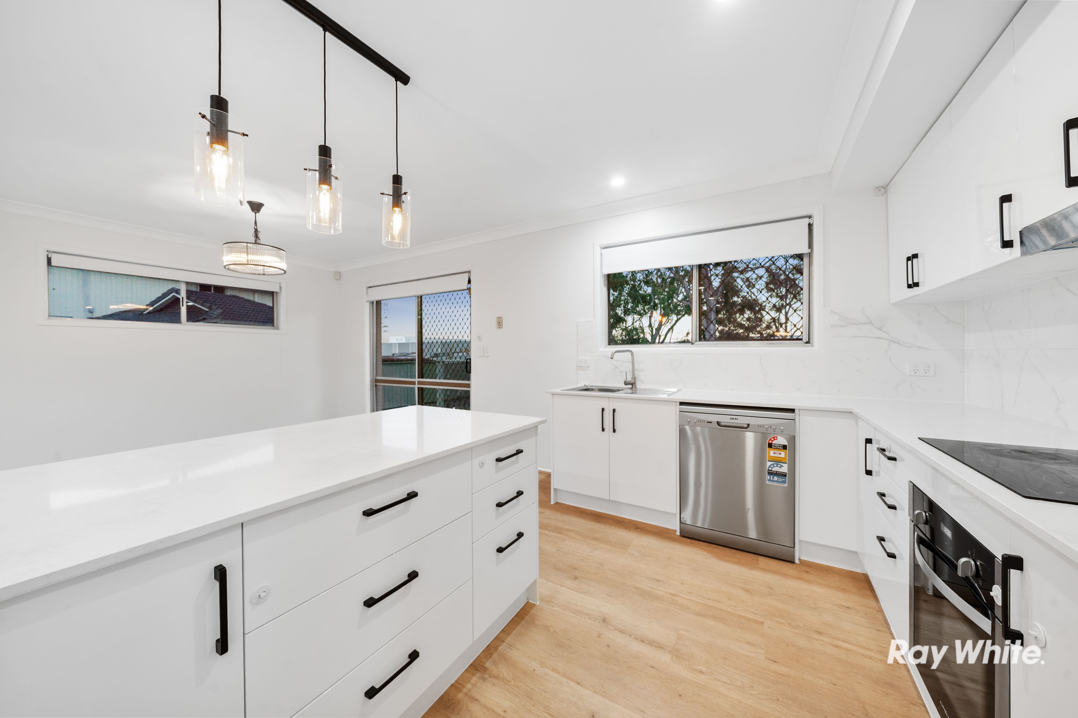 17 Avocado Street, Macgregor, QLD 4109