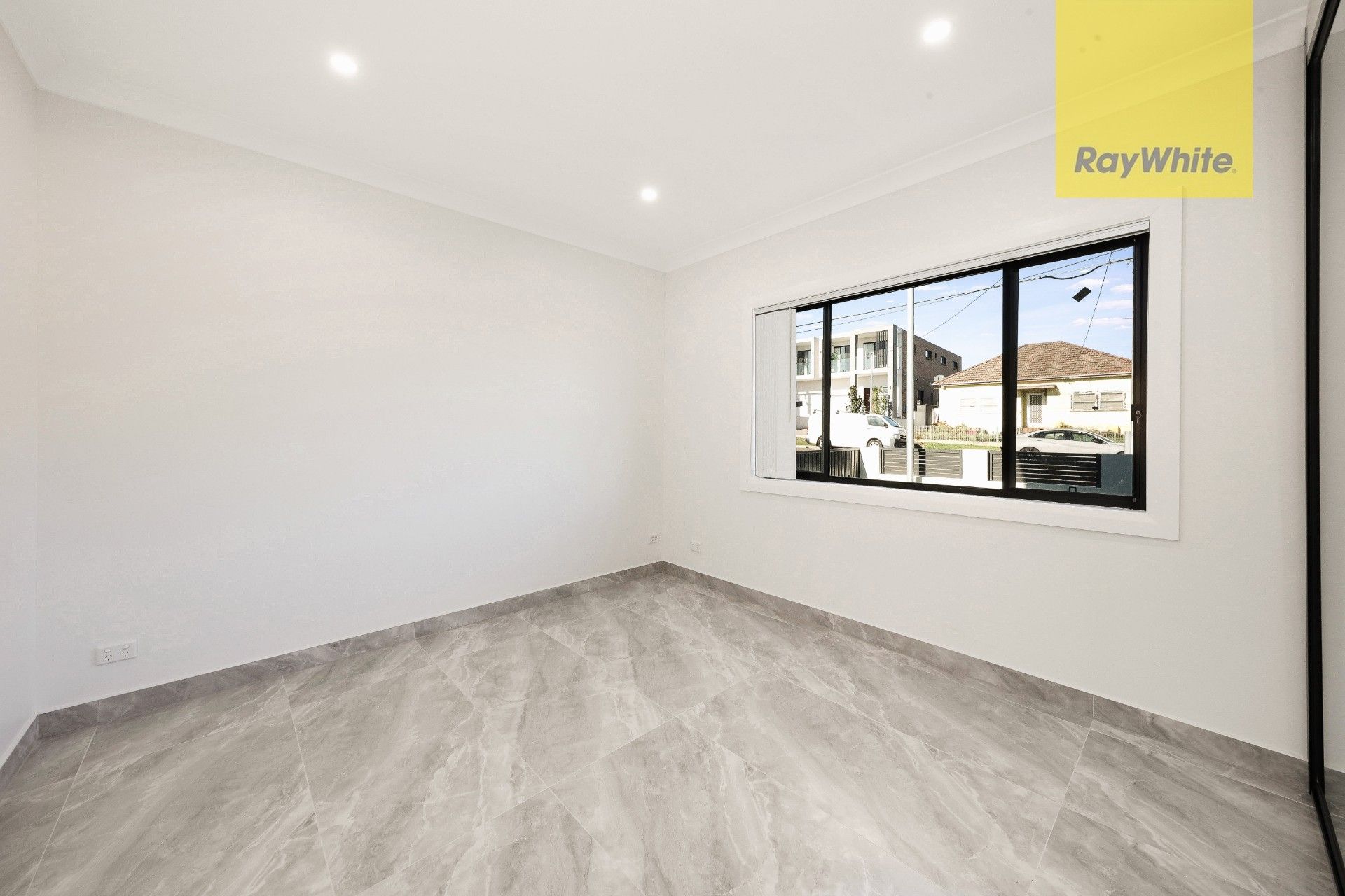 17 Henry Street — photo 7 of 11