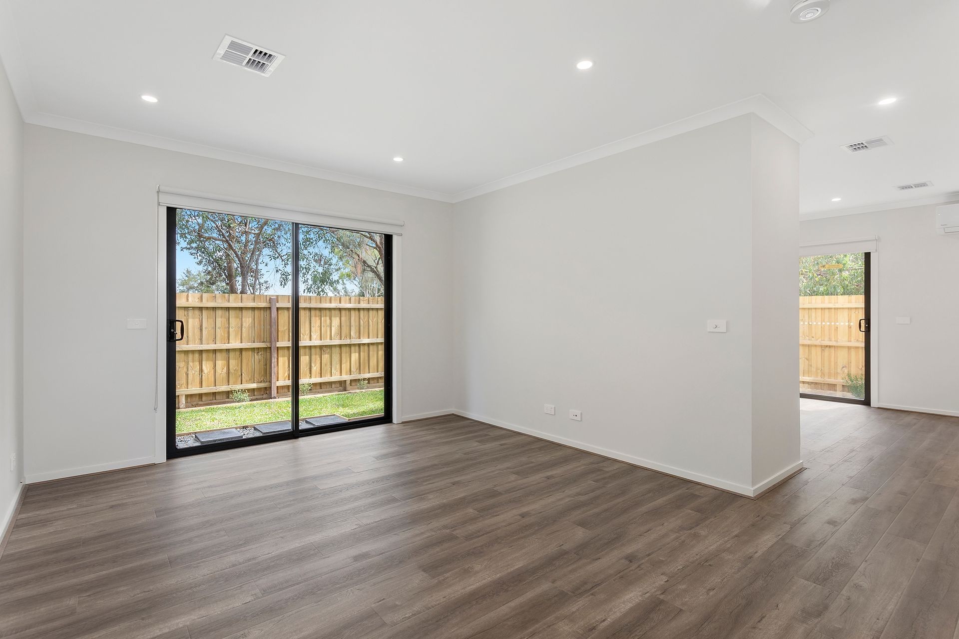 2/12 Bennett Court, Seaford, VIC 3198