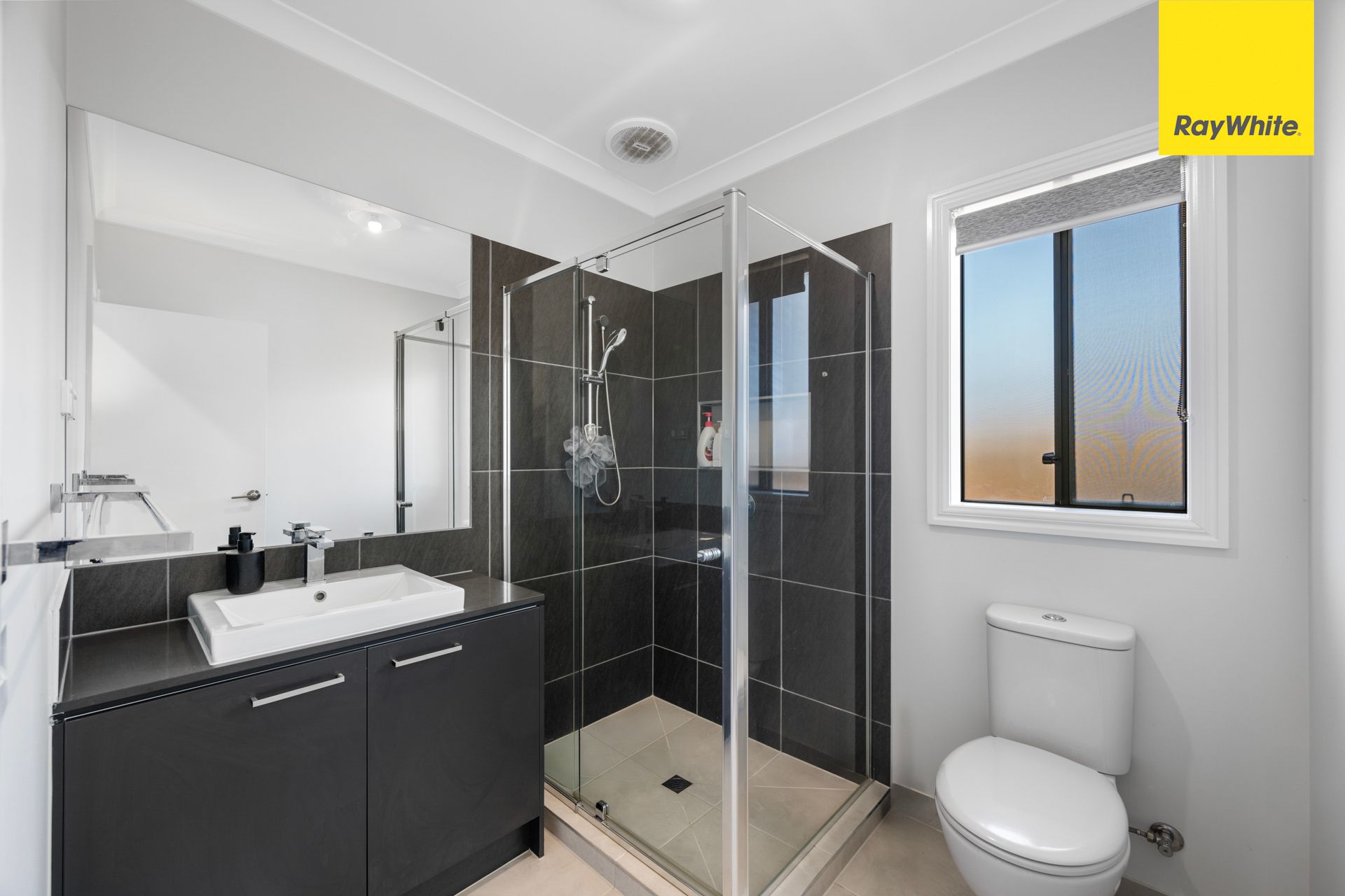 7 Clauscen Avenue — photo 5 of 23