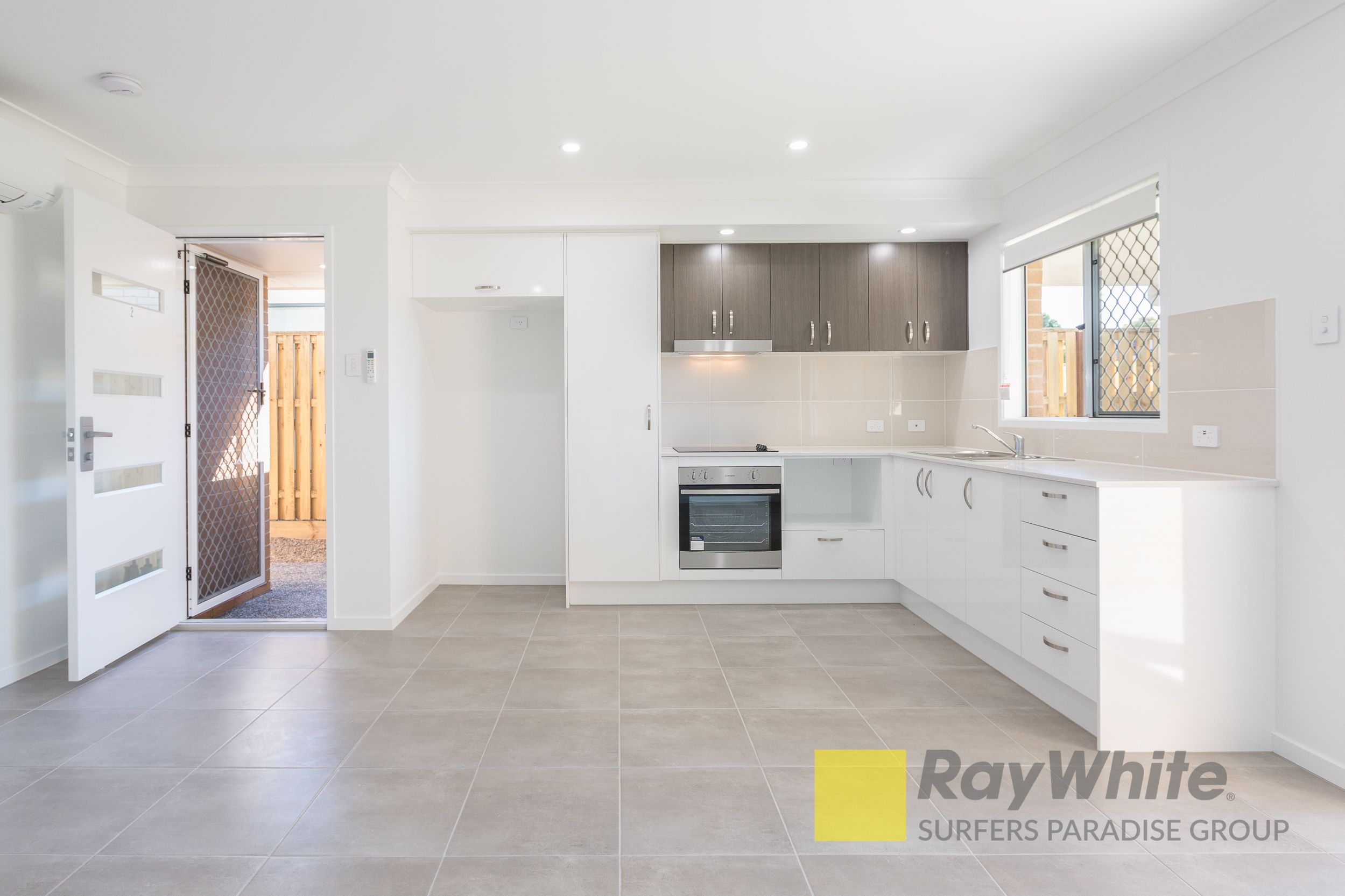 2/8 Harry Street, Bellbird Park, QLD 4300
