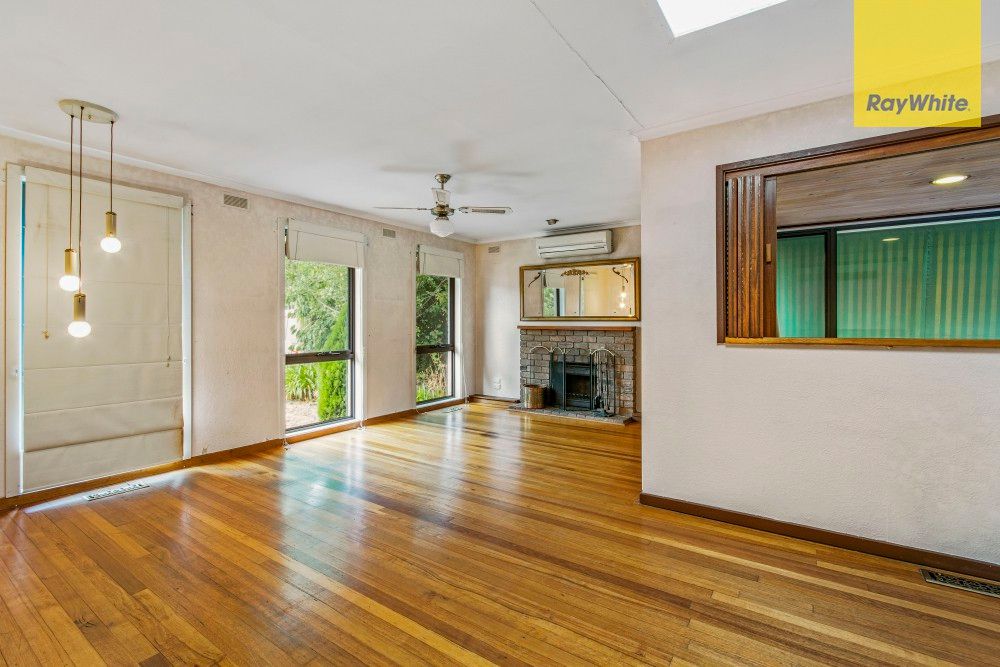 15 Narong Crescent, Knoxfield, VIC 3180