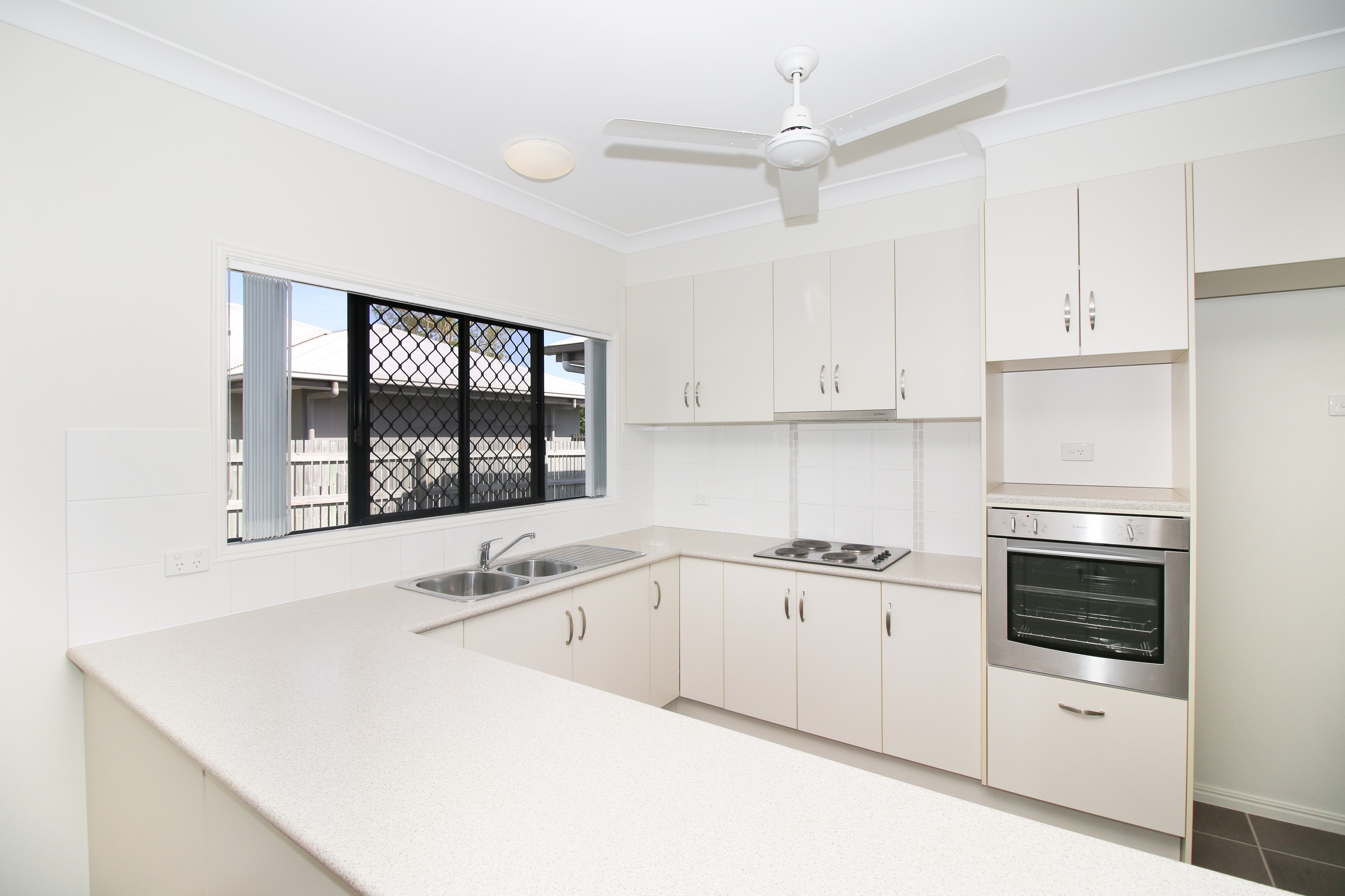 13 Derwent Circuit, Kelso, QLD 4815