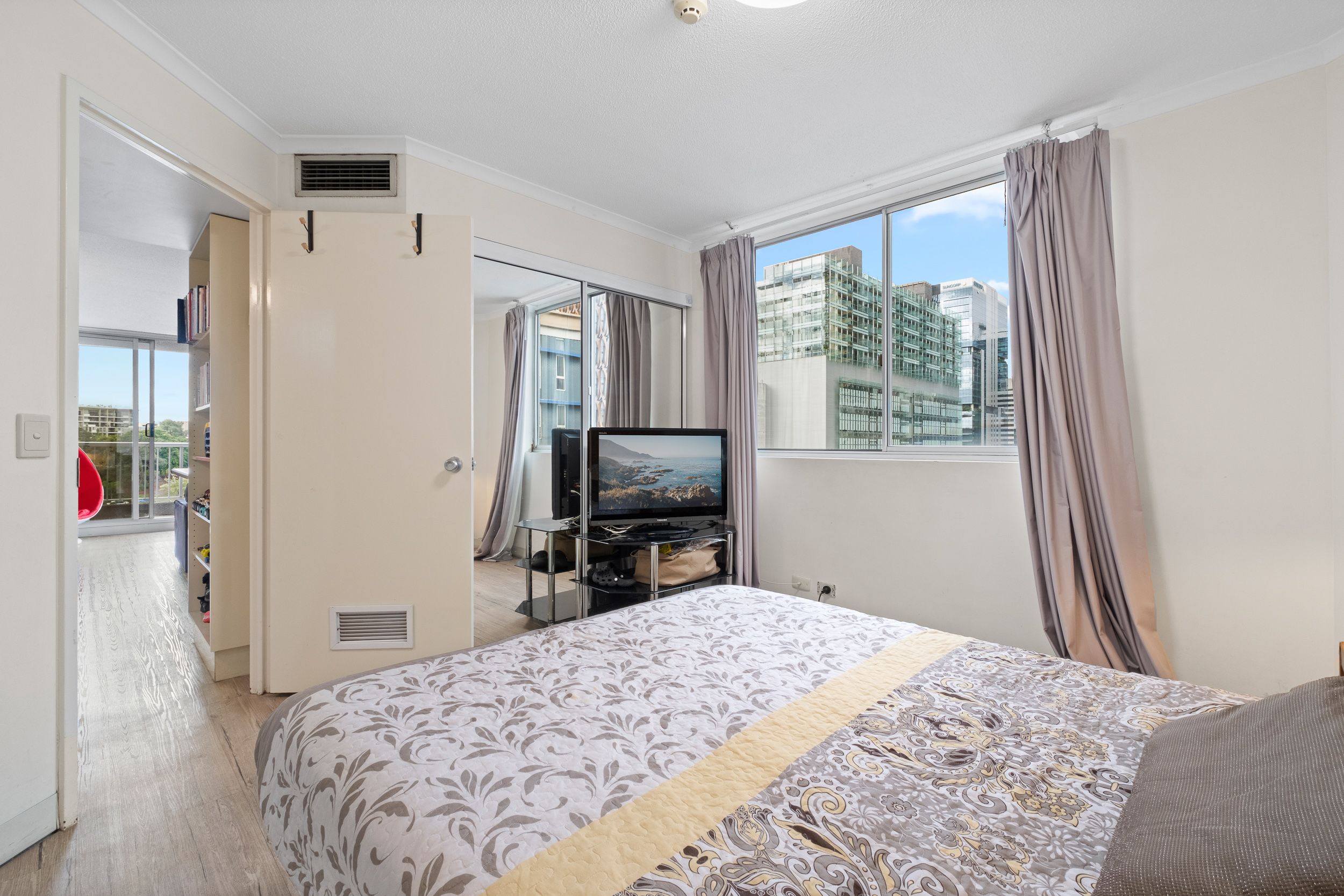 1606/160 Roma Street — photo 8 of 13