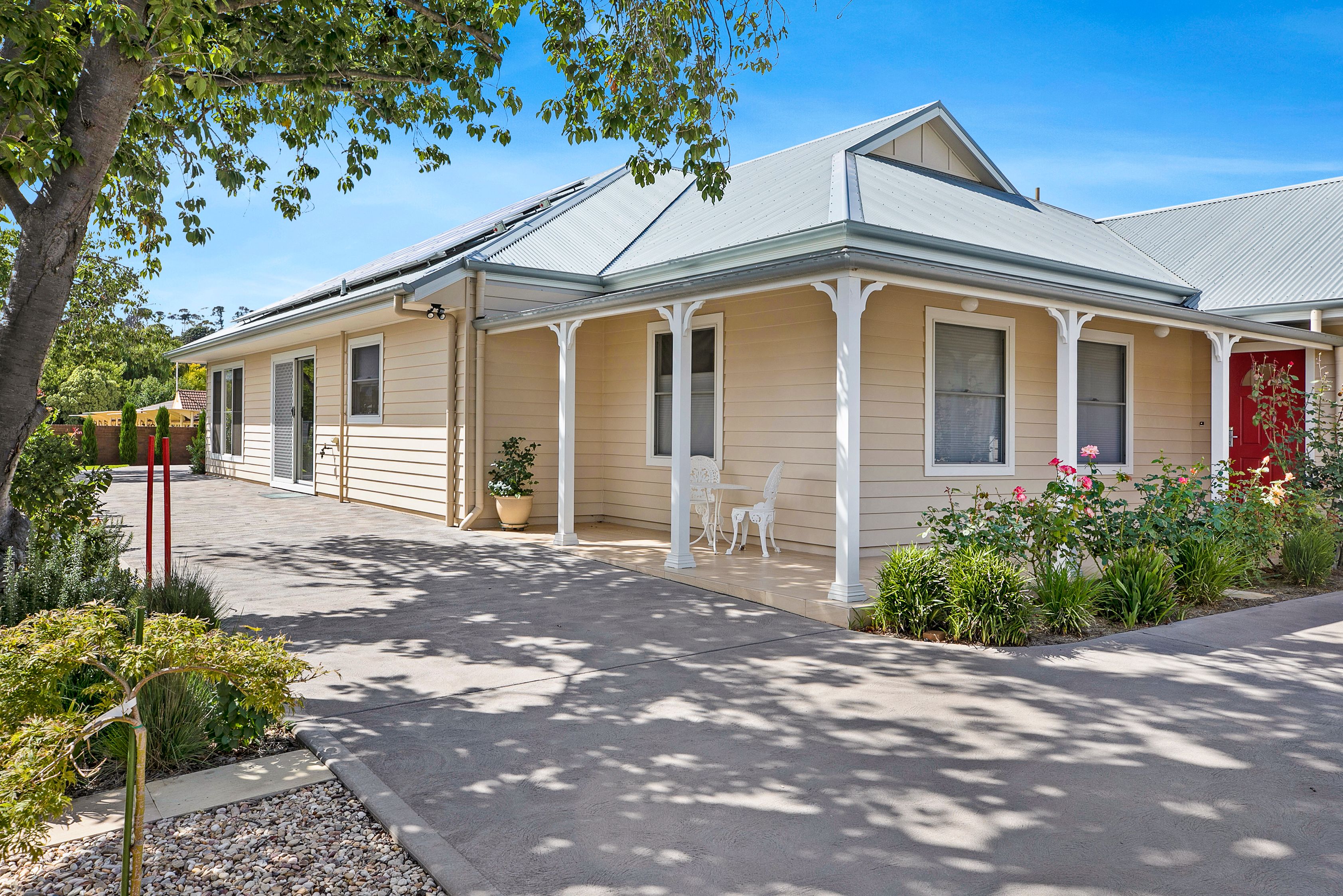 16 Una Street, Bowral NSW 2576