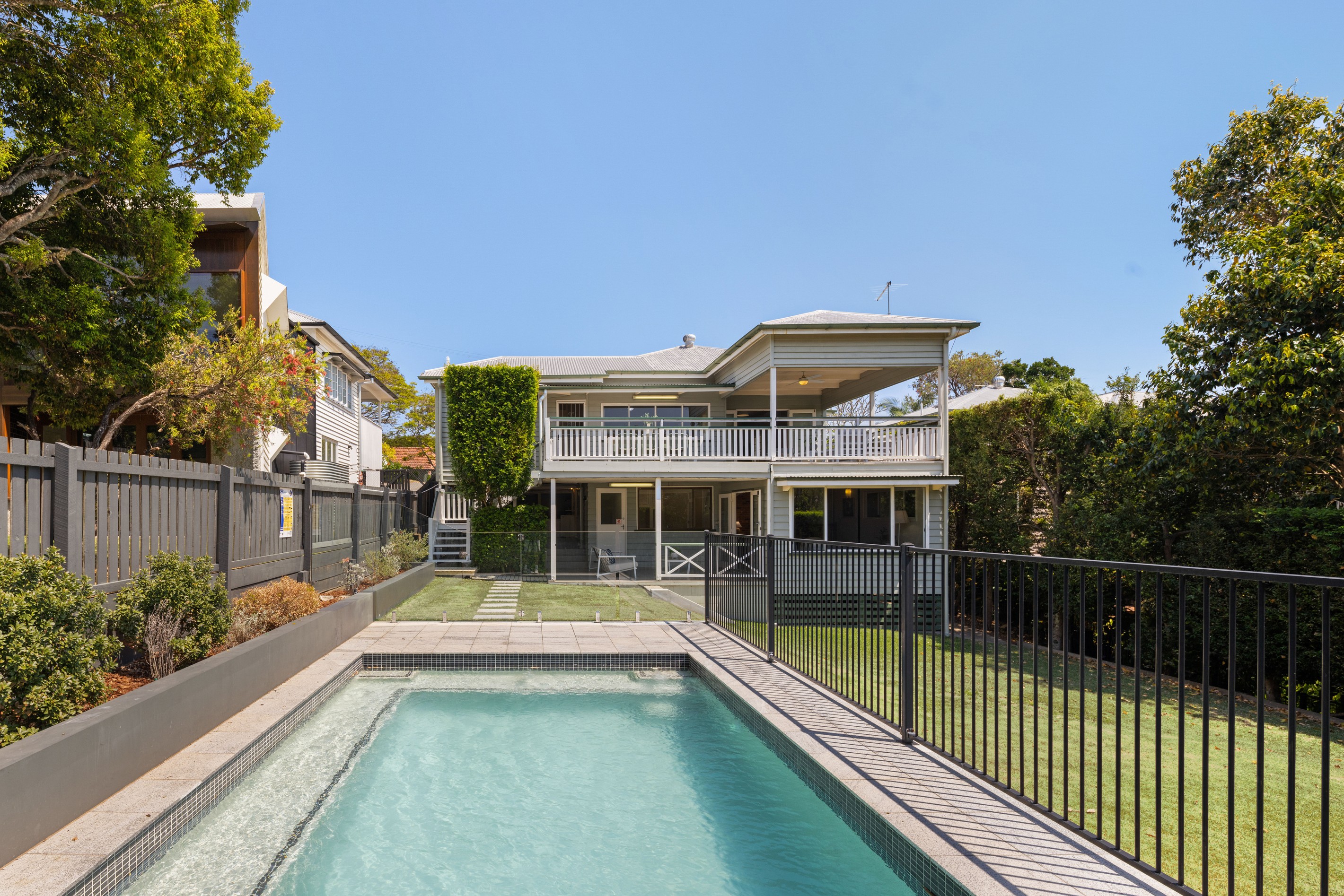 10 Harwood Street, Bardon, QLD 4065