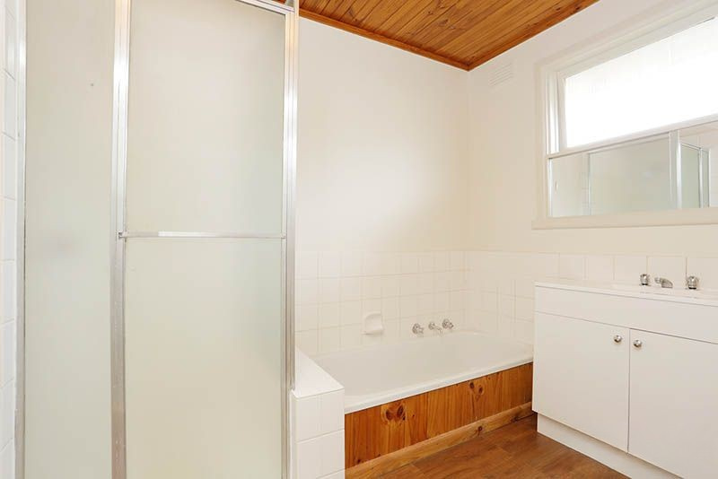 135 Kanooka Road — photo 5 of 10
