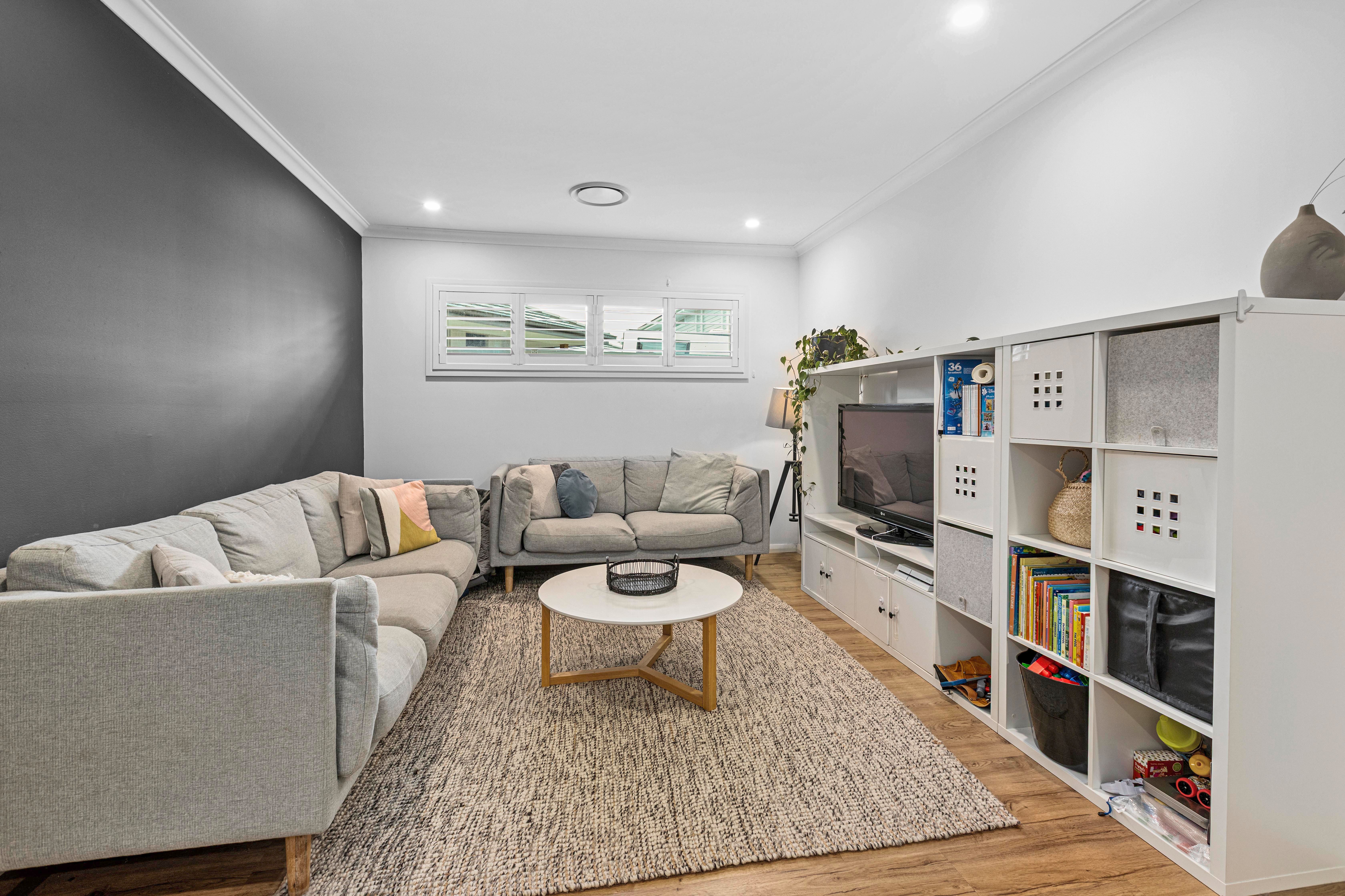 17 Woodgrove Place, Glenmore Park, NSW 2745