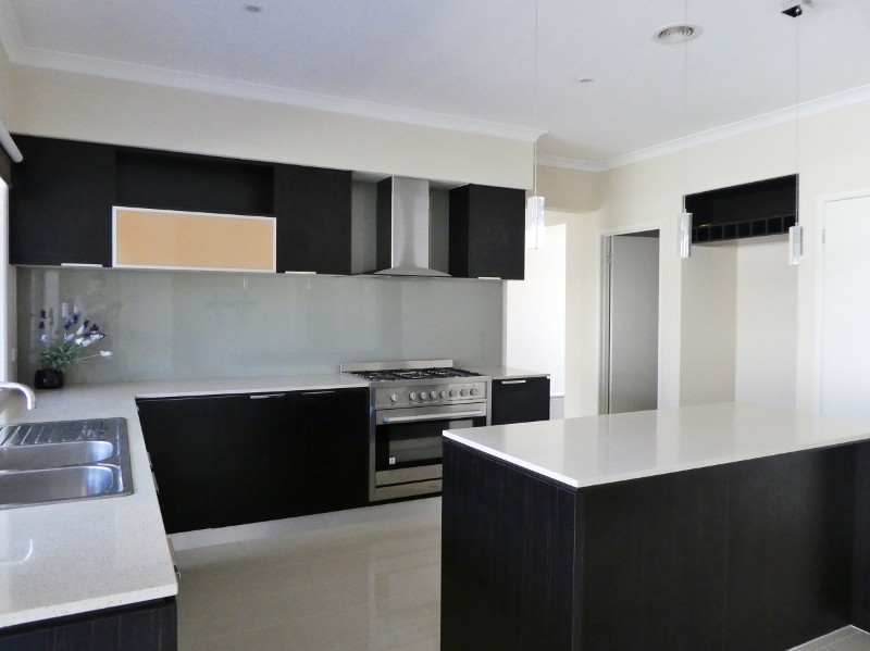 17 Kess Grove, Lyndhurst, VIC 3975