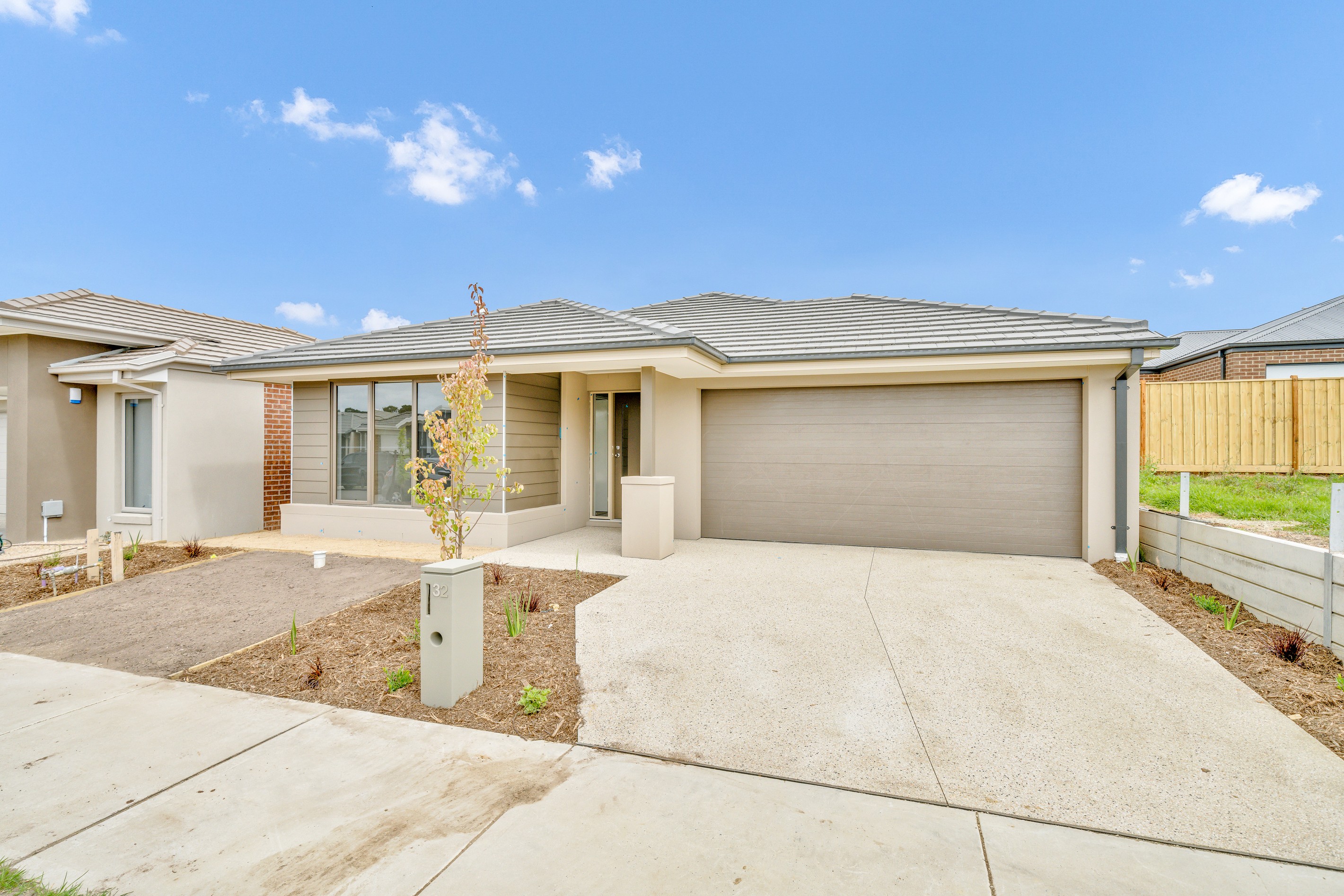 32 Diplomat Crescent, Cranbourne South, VIC 3977