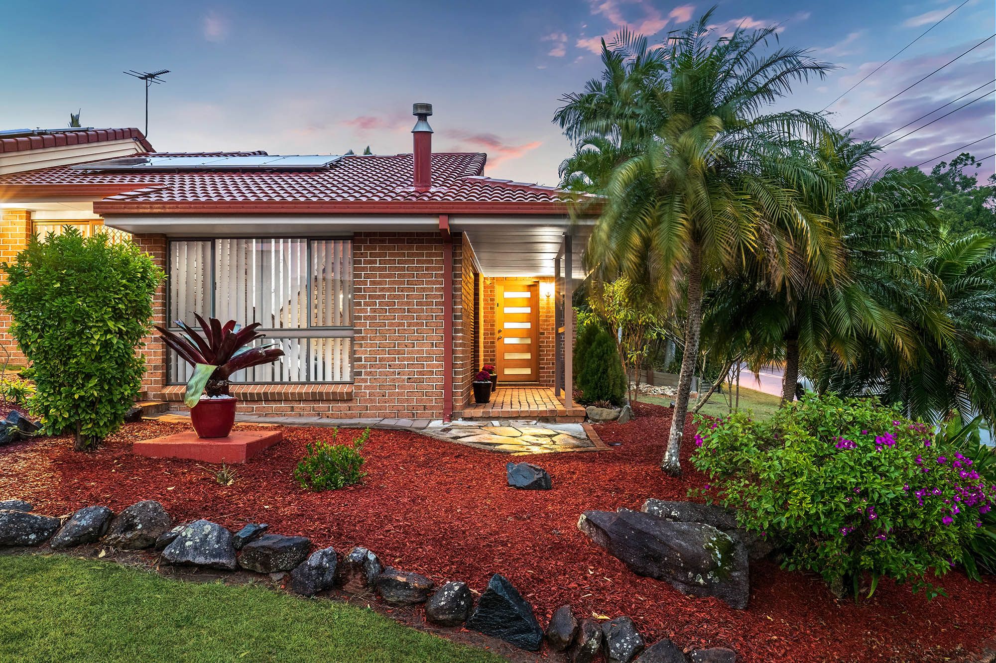 8 Plateau Drive, Springwood, QLD 4127