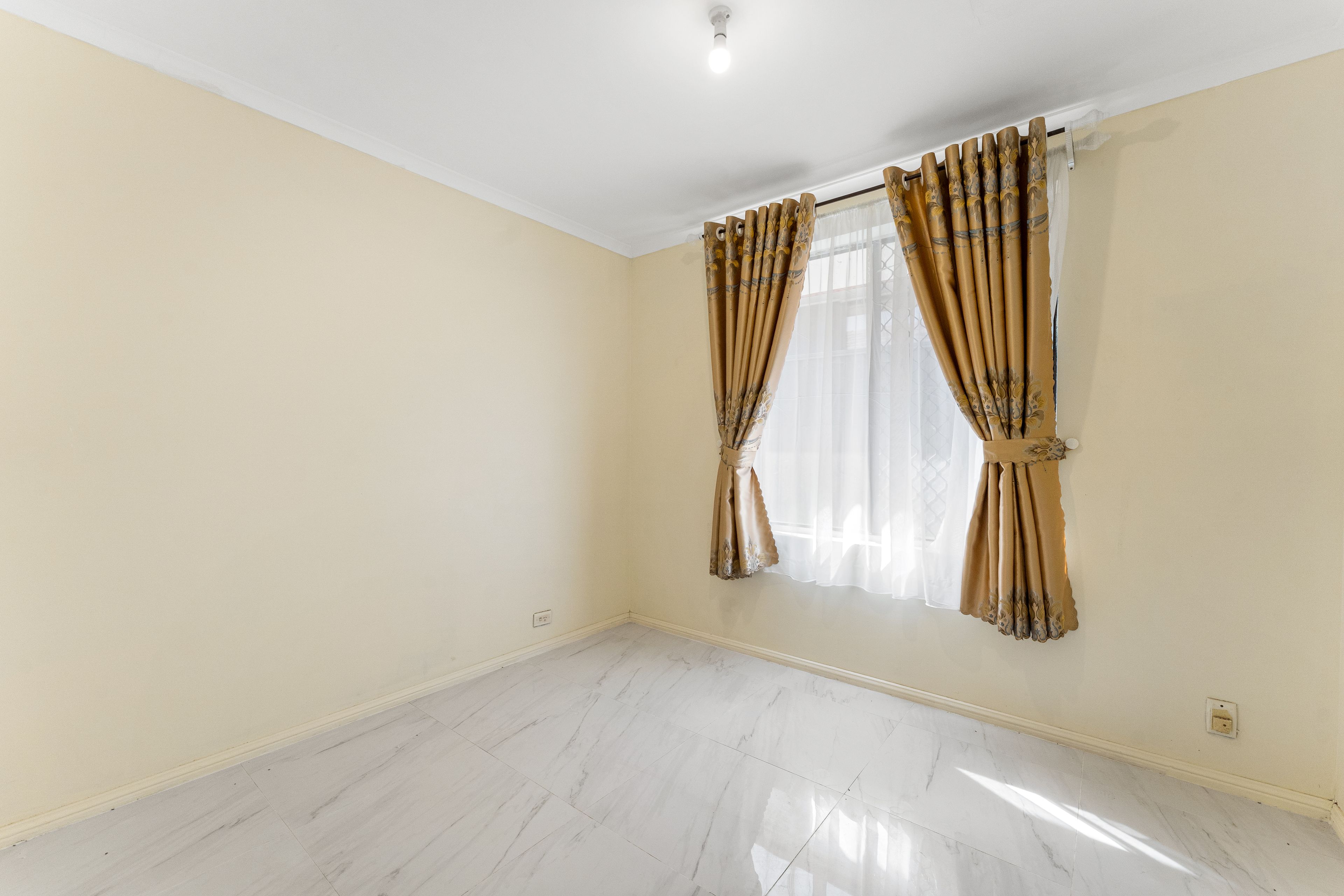 10 Alan Crescent — photo 7 of 14