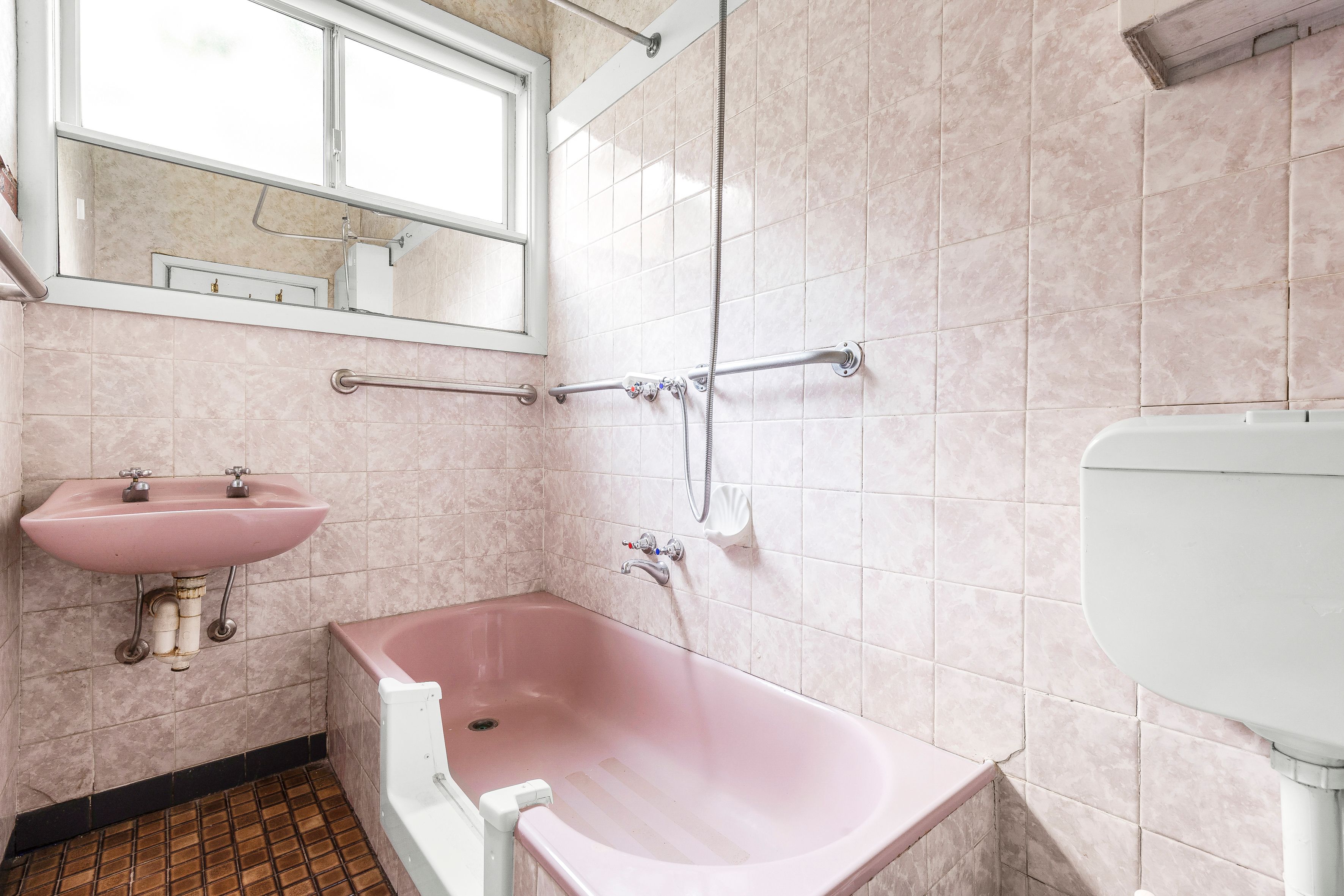 76 Munro Street — photo 8 of 18