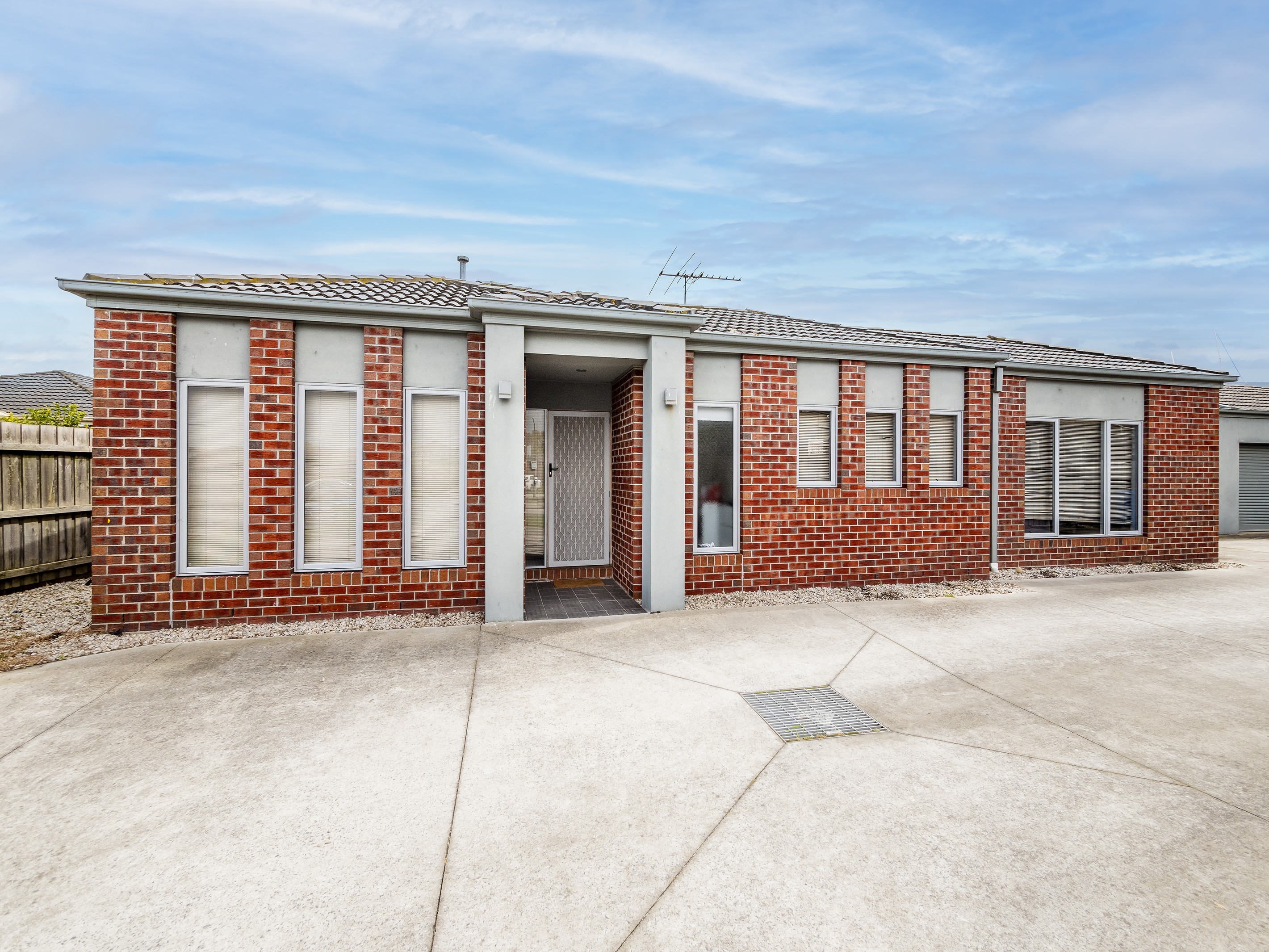 1/6 Nandaly Place, Cranbourne West, VIC 3977