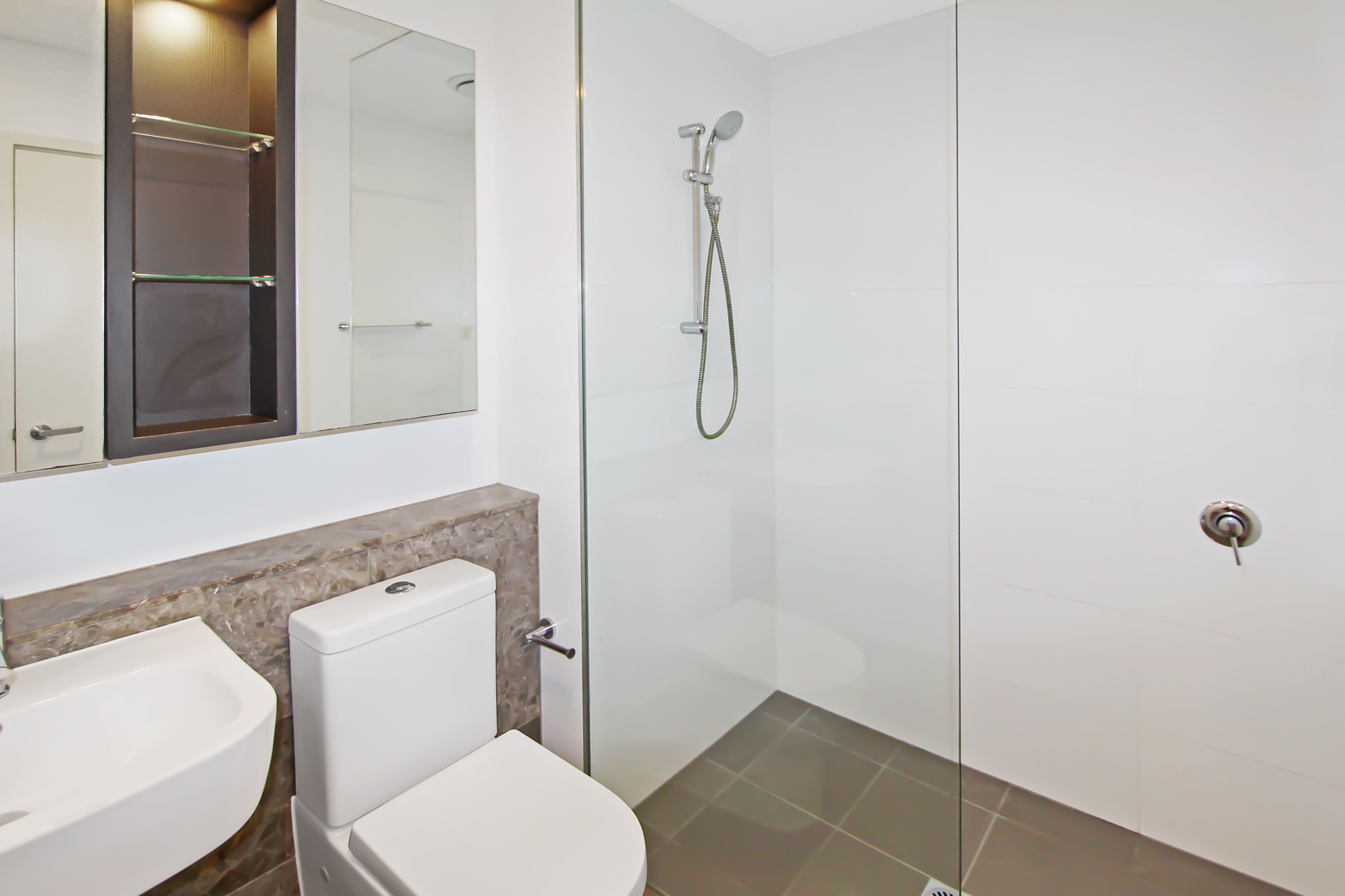 1007/5 Mooltan Avenue — photo 4 of 12