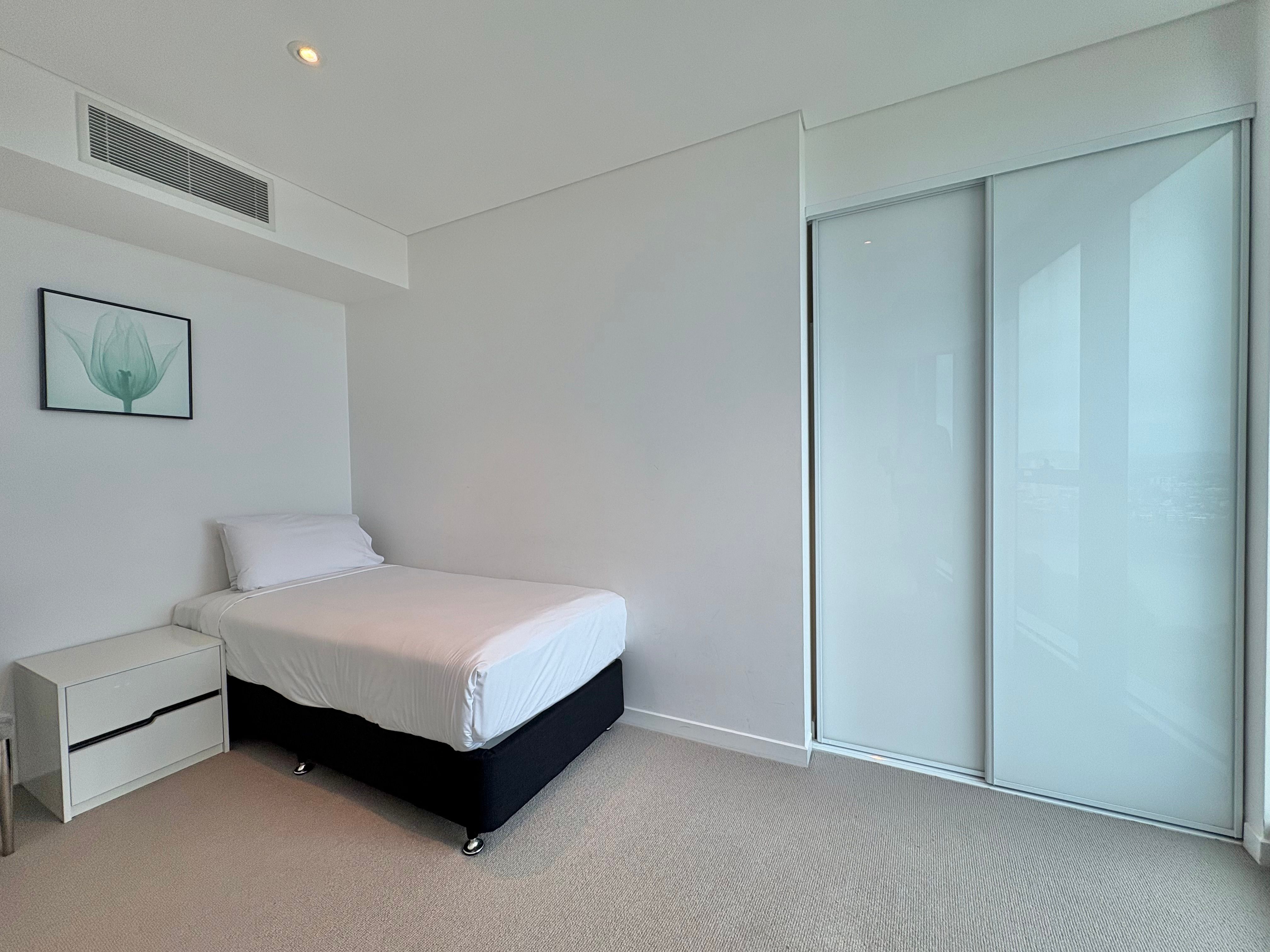 3813/222 Margaret Street — photo 7 of 10