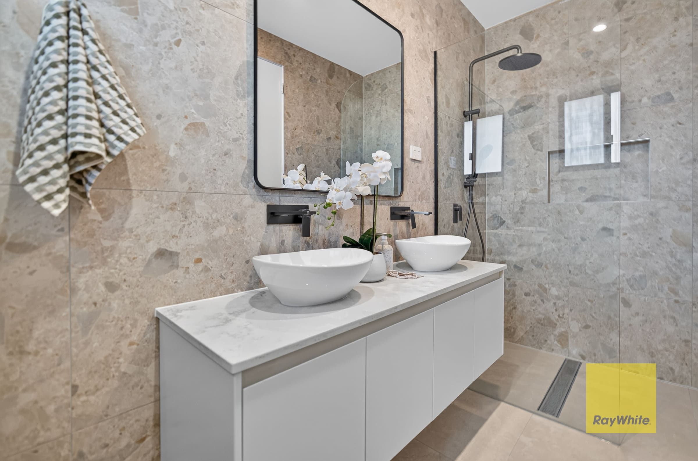 41 Donald Avenue — photo 12 of 28