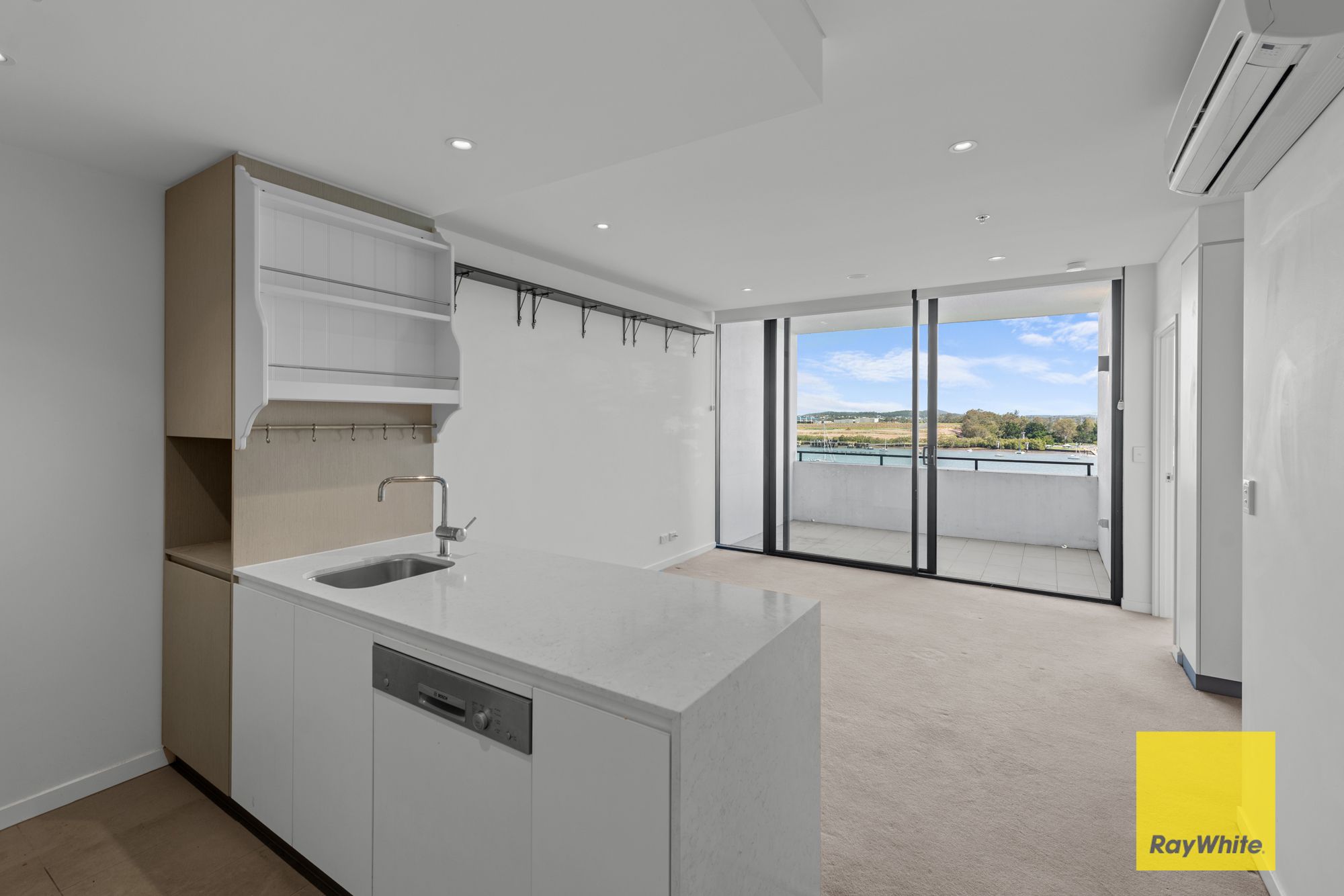 10811/320 Macarthur Avenue, Hamilton, QLD 4007 Apartment for Rent