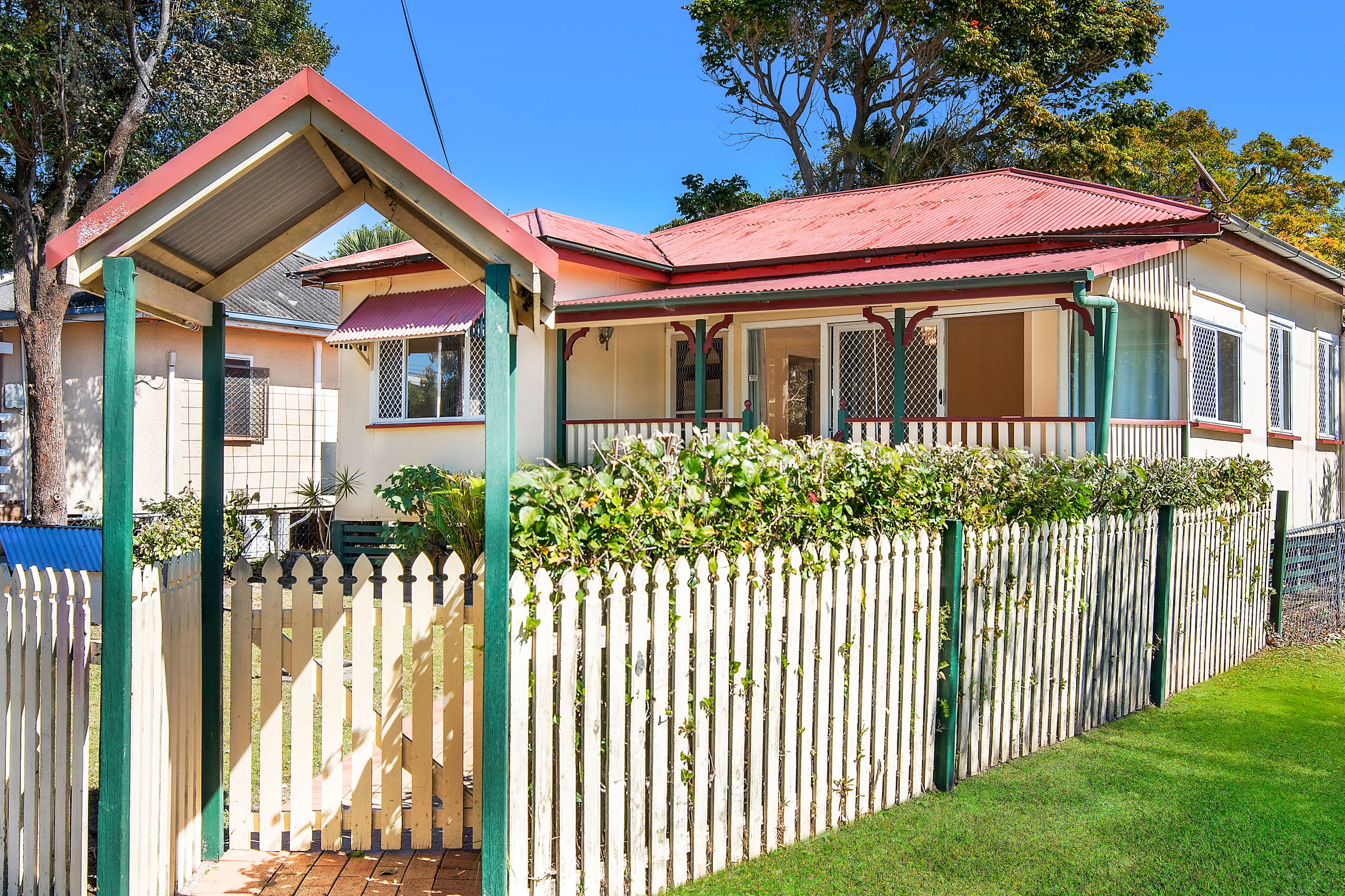 5 Humpybong Esplanade, Redcliffe, QLD 4020