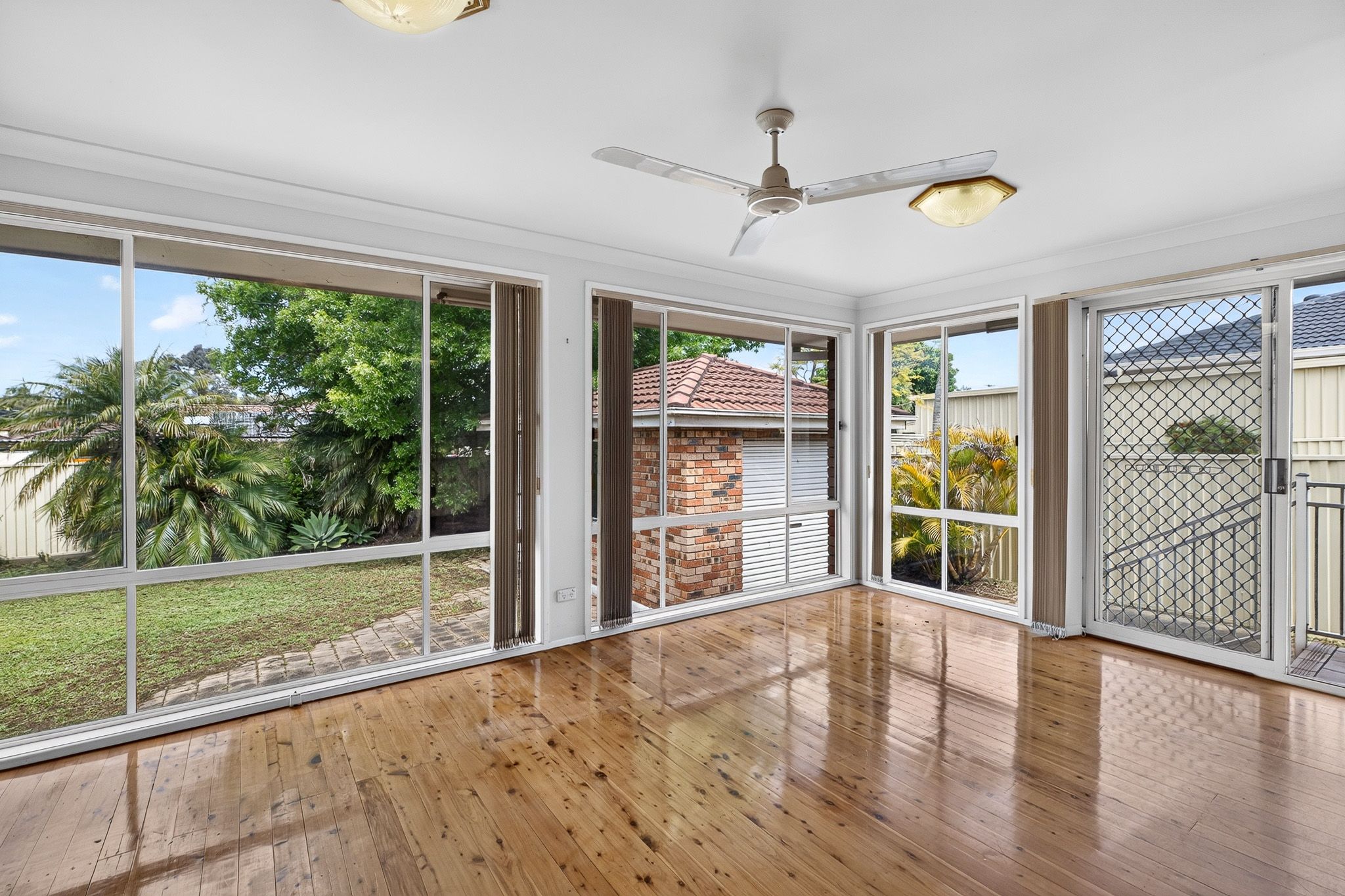 87 Boomerang Crescent — photo 11 of 27