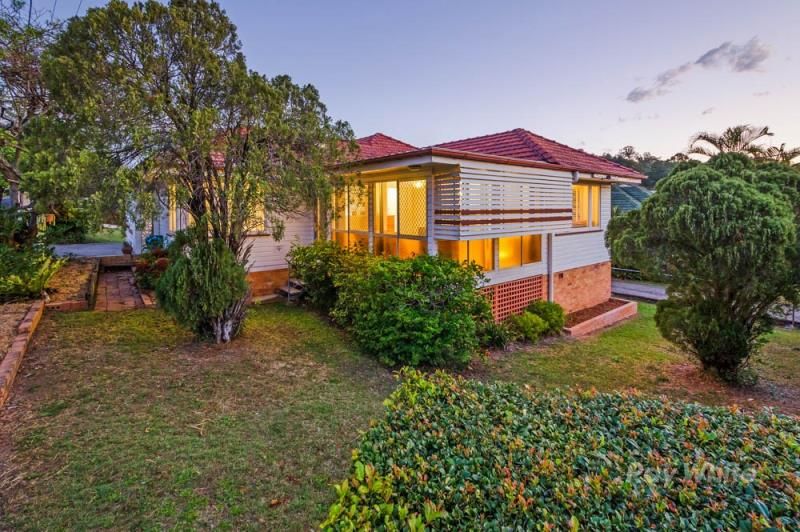 31 Seville Road, Holland Park, QLD 4121