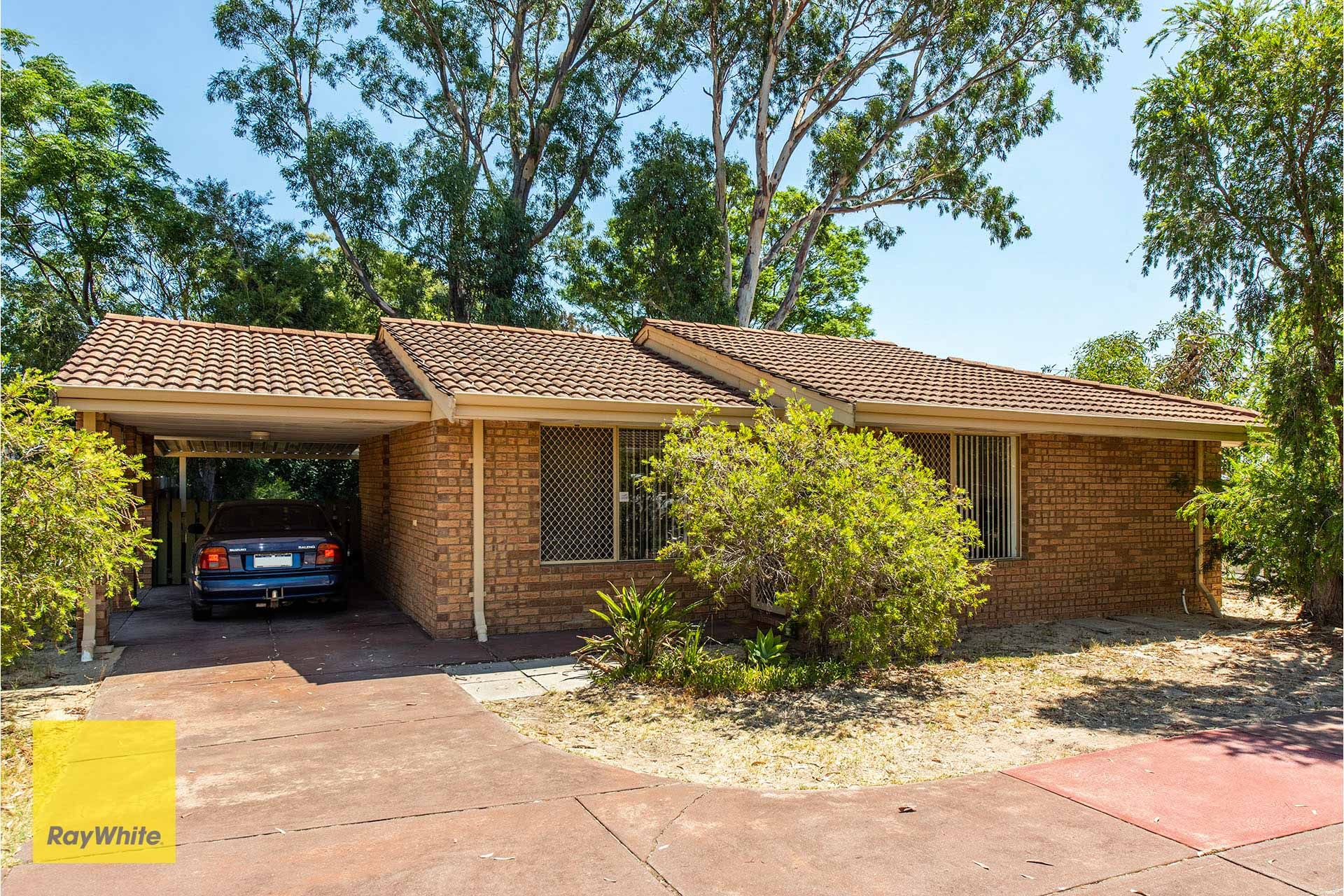 84 Agincourt Drive, Forrestfield WA 6058