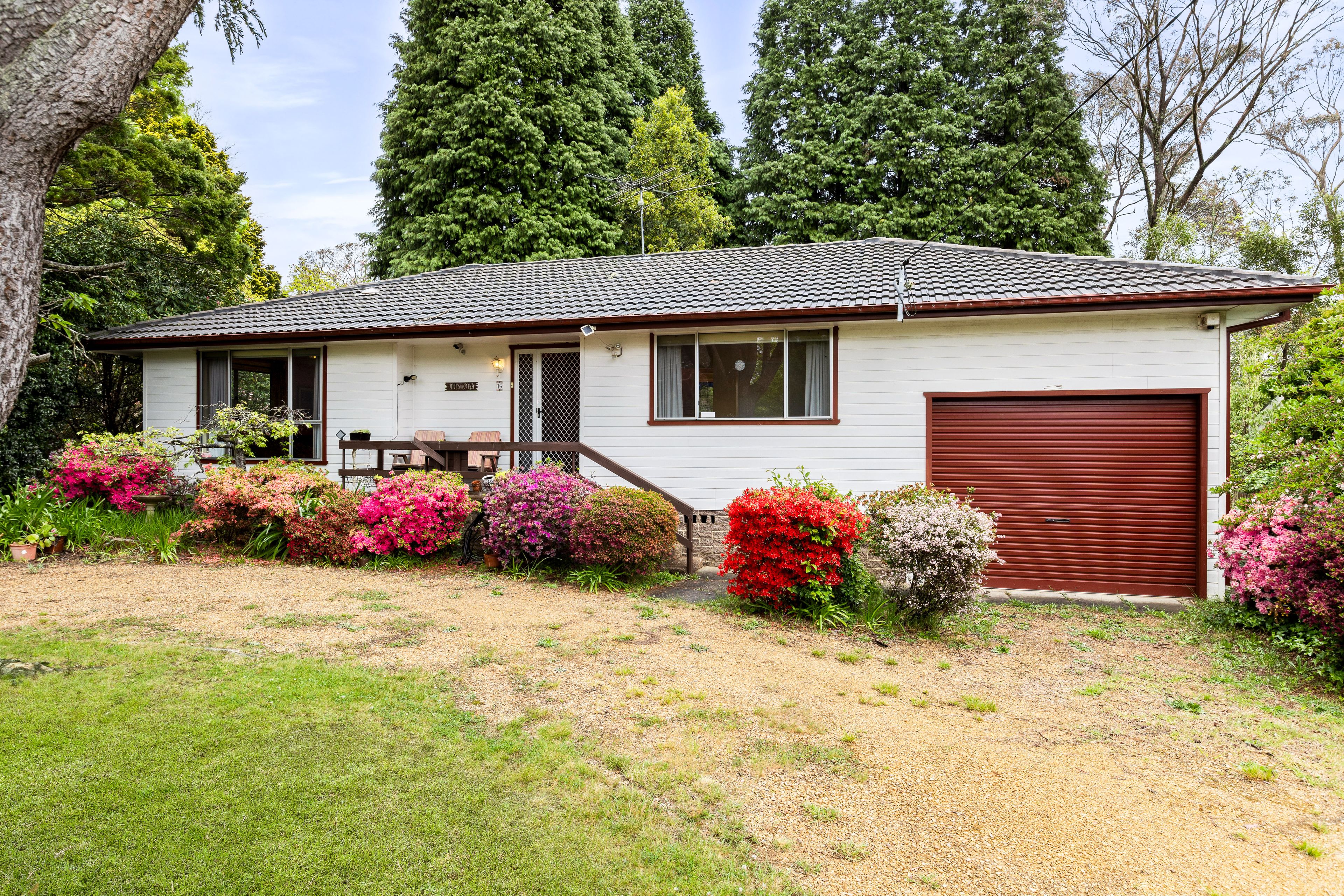 16 McLaren Crescent, Blackheath, NSW 2785