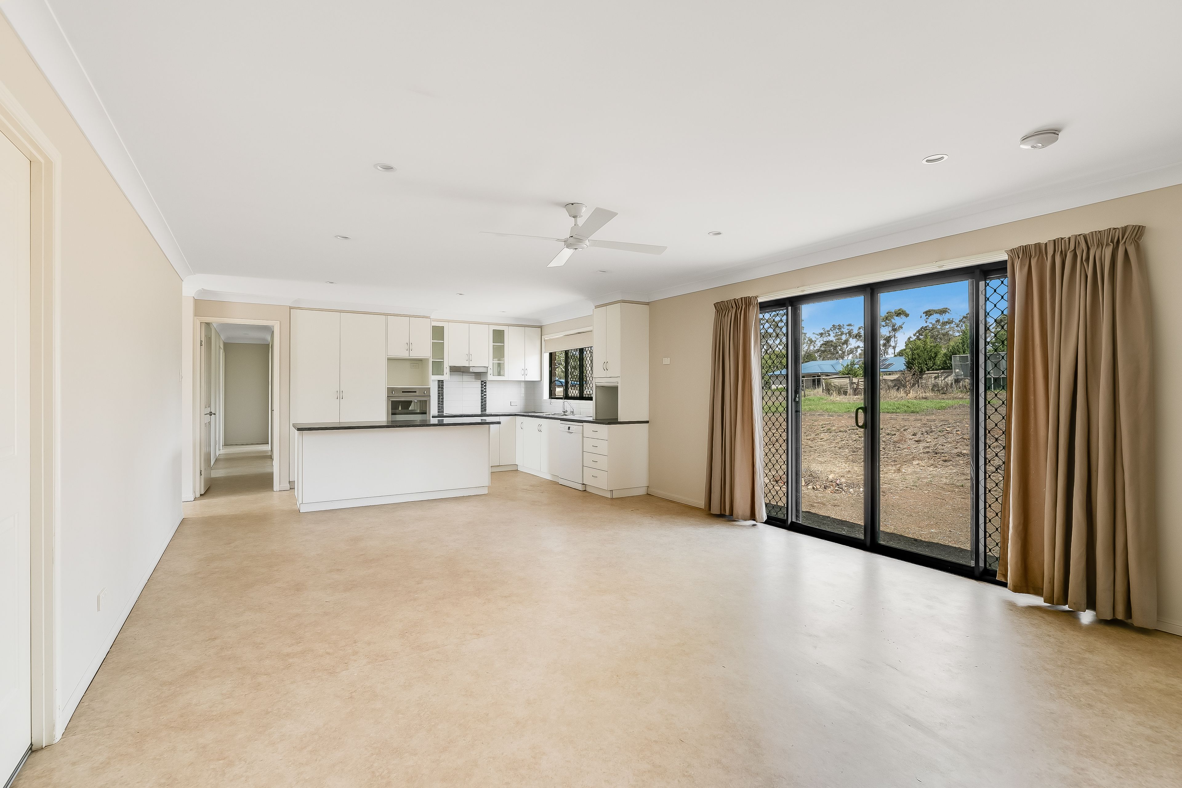 10 Kookaburra Court, Meringandan West, QLD 4352
