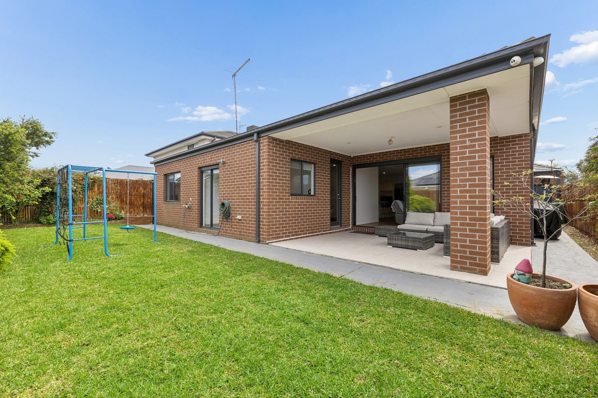 8 Lenigas Crescent — photo 26 of 30