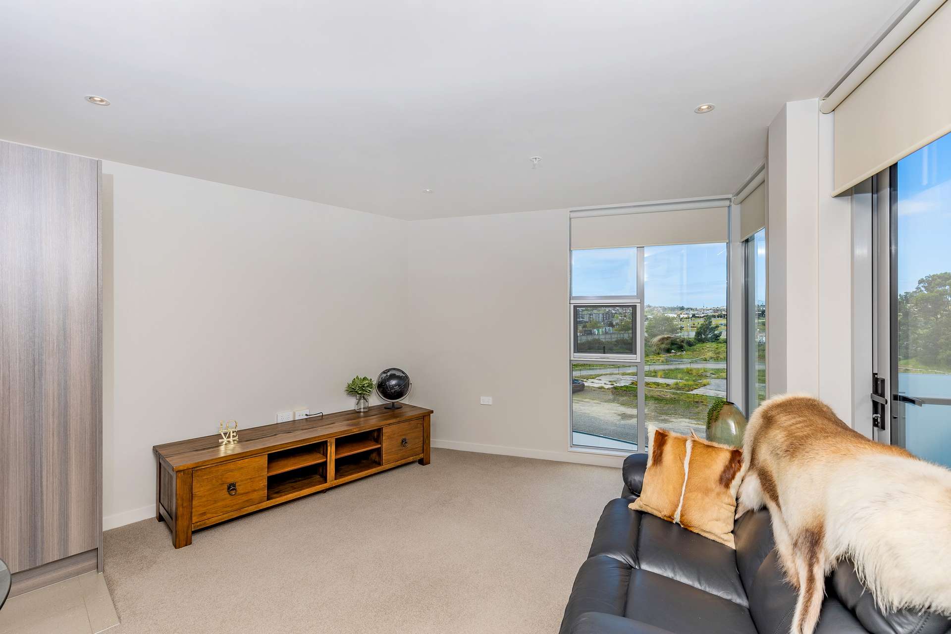 204/3 Rose Garden Lane photo 3