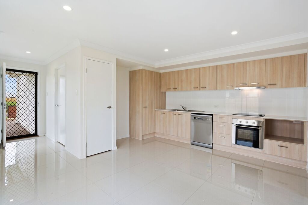 2/8 Karto Street, CAMBOOYA, QLD 4358
