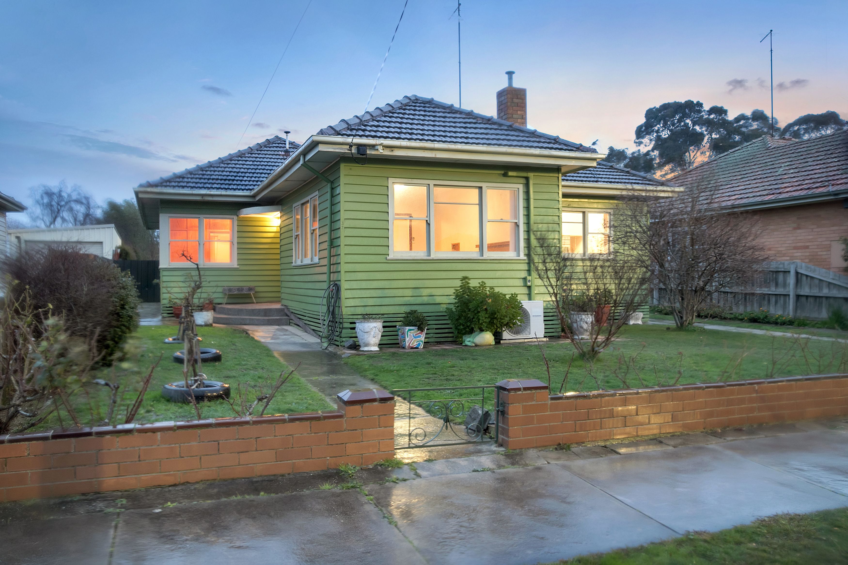 37 Brinkley Avenue, Wendouree VIC 3355
