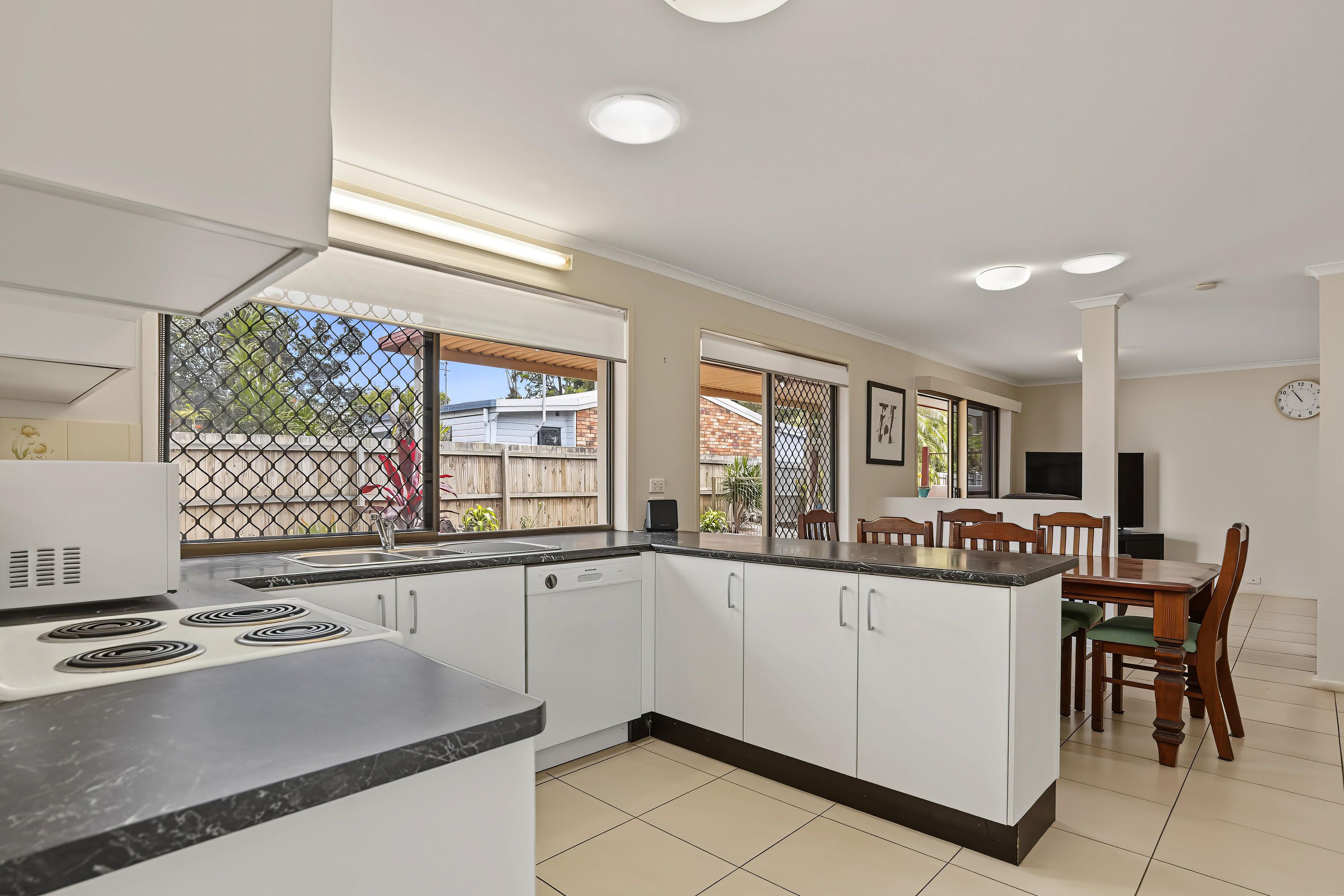 14 Harlow Crescent — photo 6 of 29