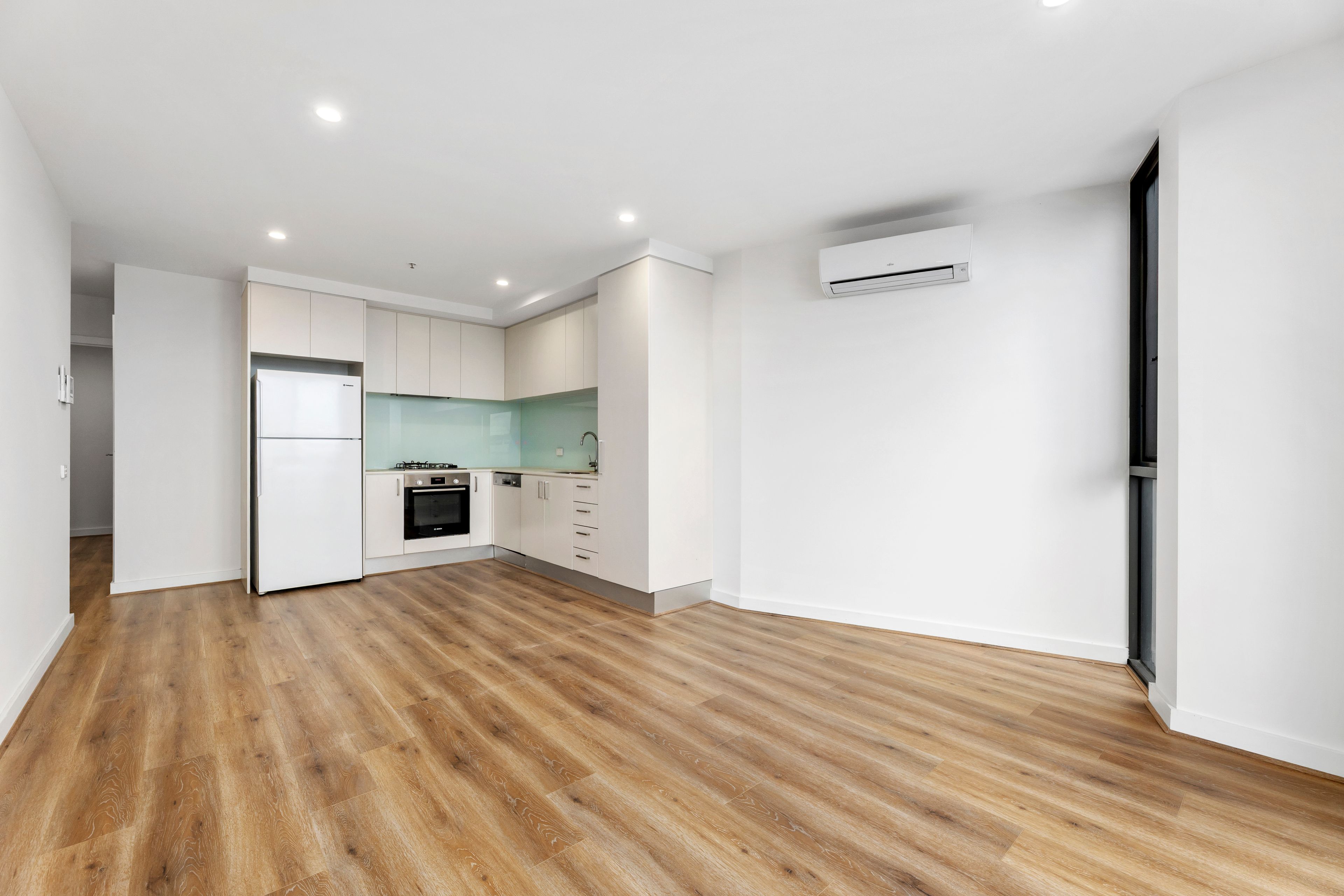 209a/6 Clinch Avenue — photo 3 of 12