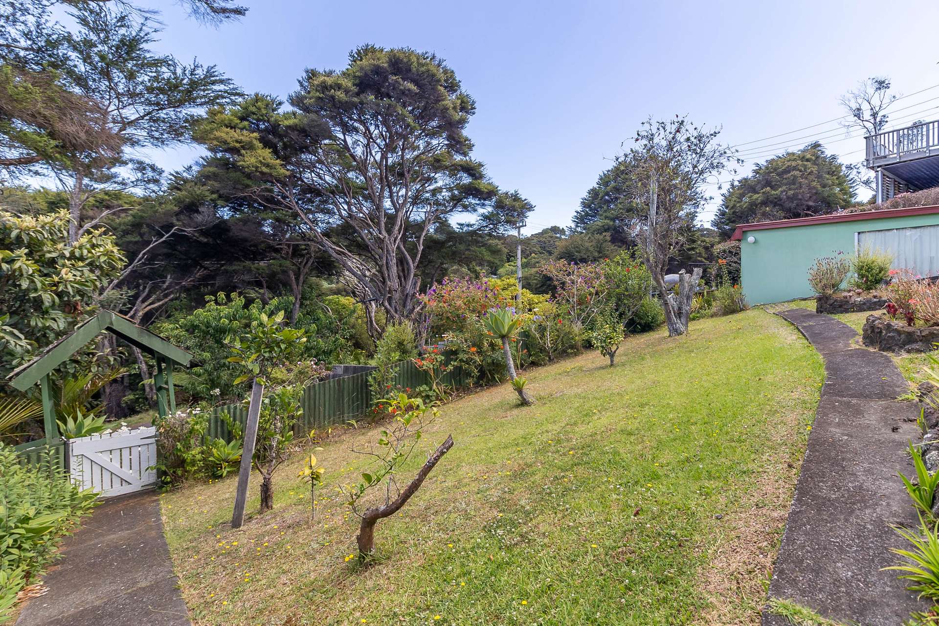 16 Hekerua Road photo 24