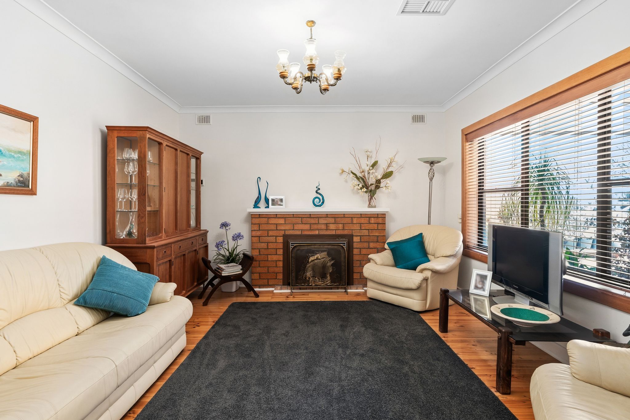 9 & 11 Kingswell Avenue — photo 4 of 28