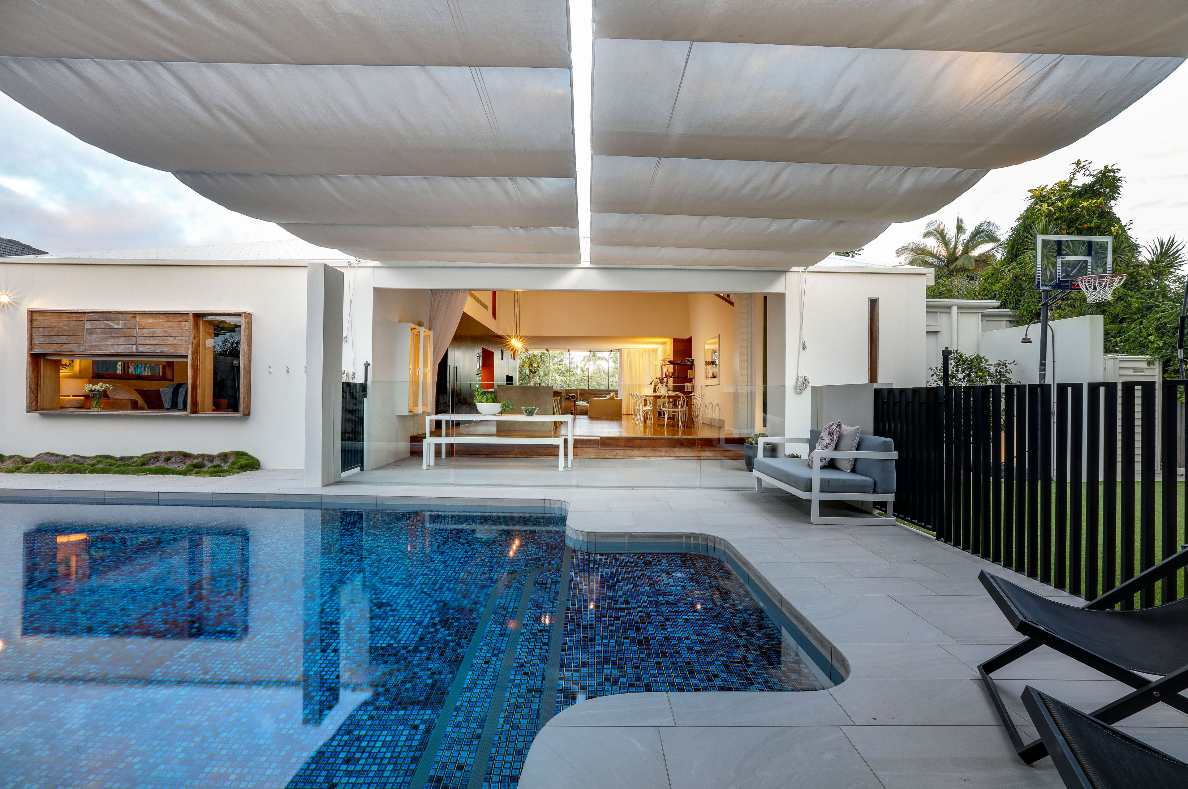 8 Brighton Parade, Southport, QLD 4215